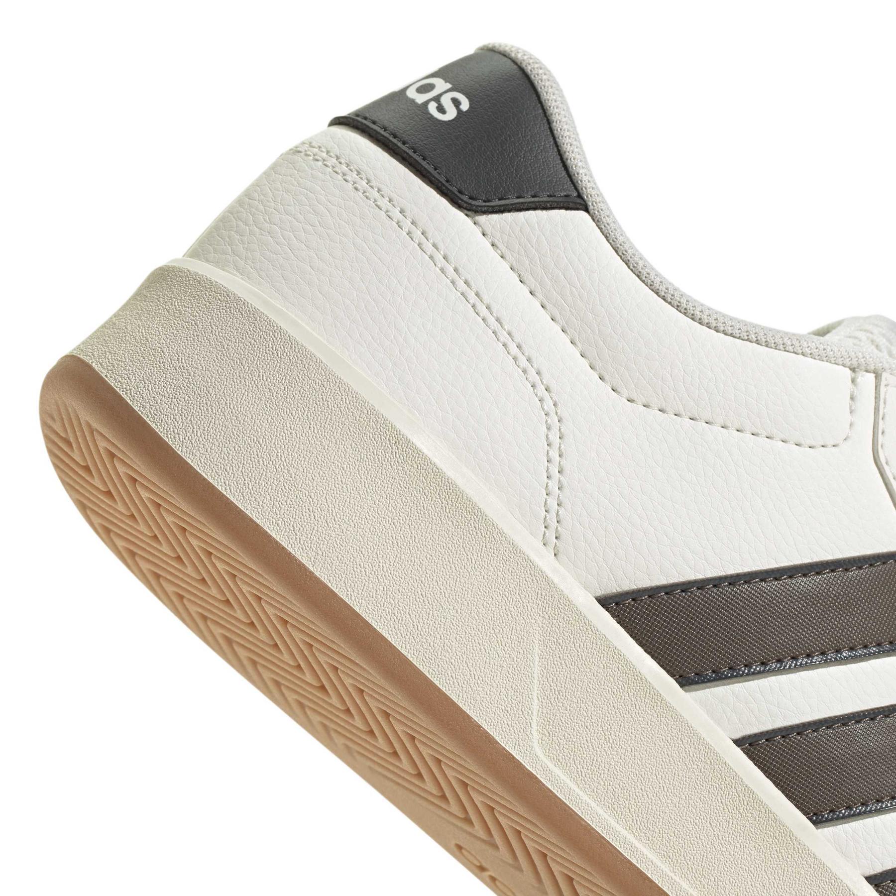 product/a/d/adidas_jq6074_9_footwear_photography_detail_view_2_white-nw091625.jpg