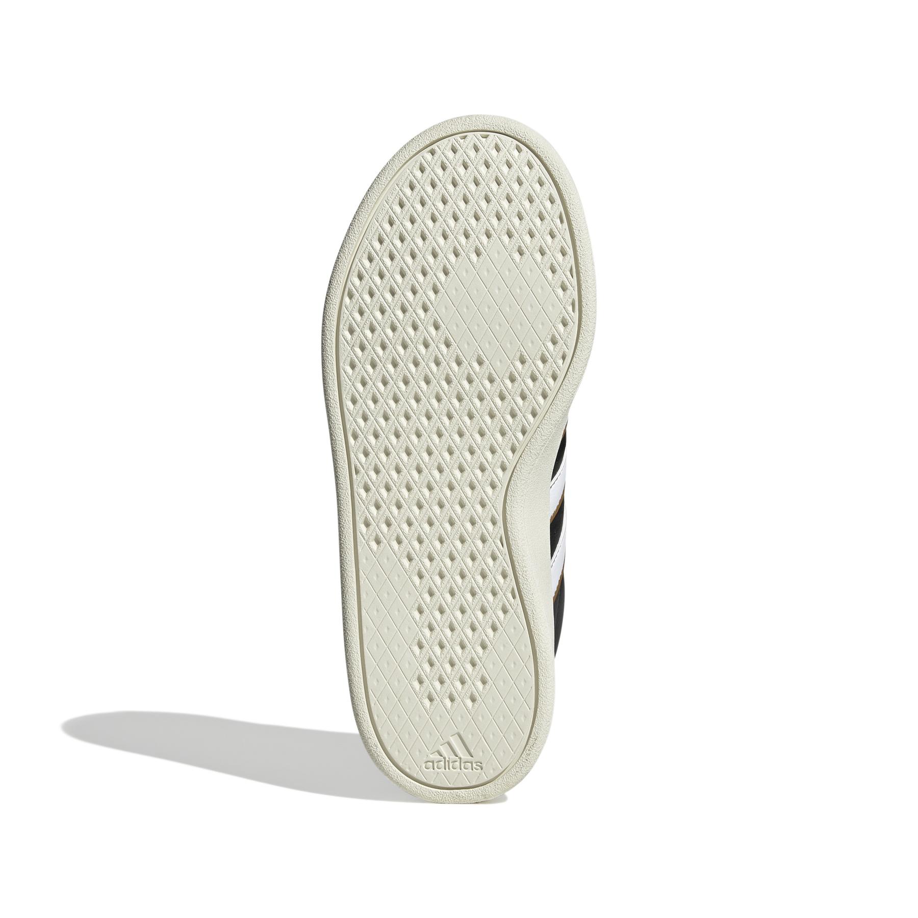 product/a/d/adidas_jq7412_4_footwear_photography_bottom_view_white-nw091625.jpg