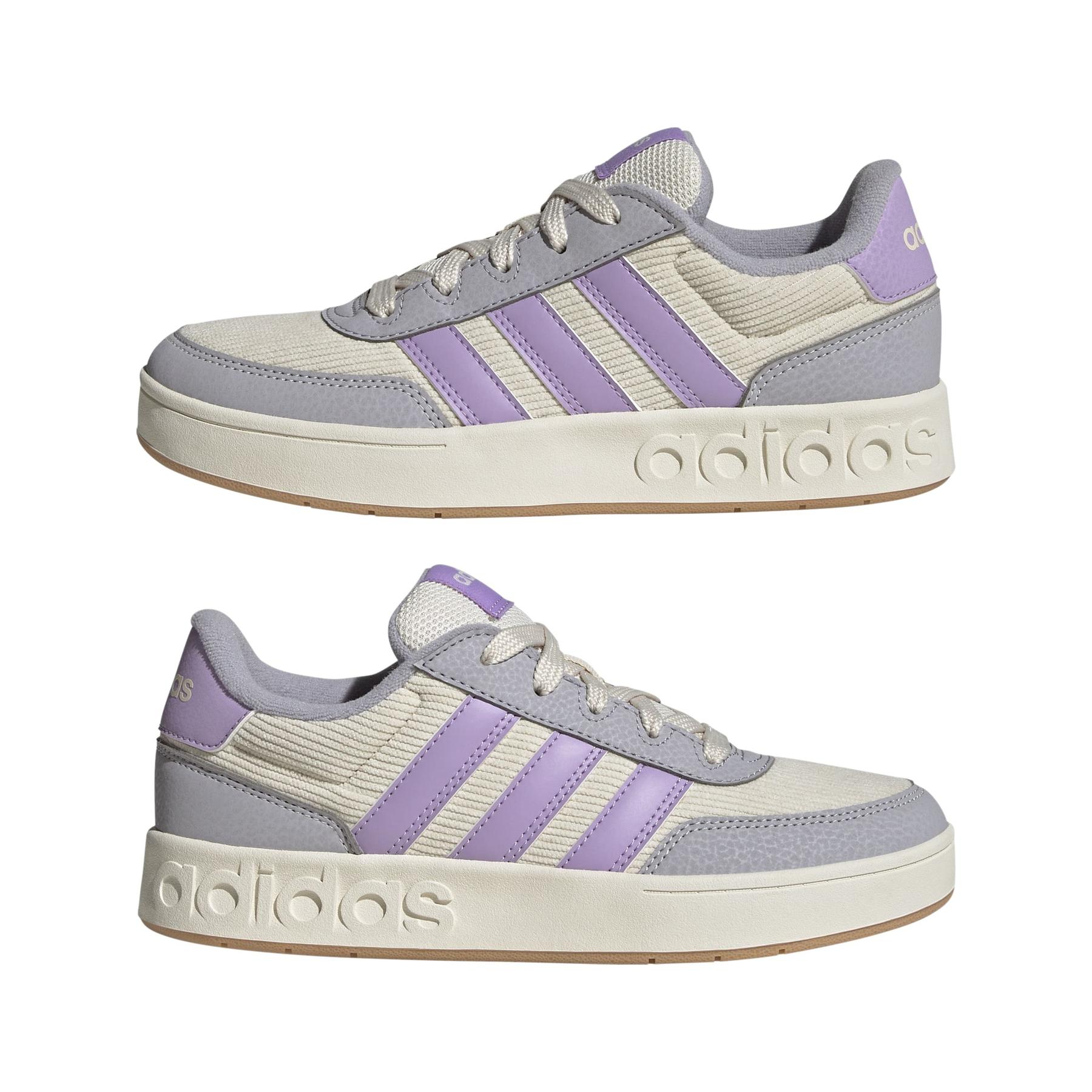 product/a/d/adidas_jq7775_10_footwear_photography_mirrored_pair_view_white-nw091625.jpg