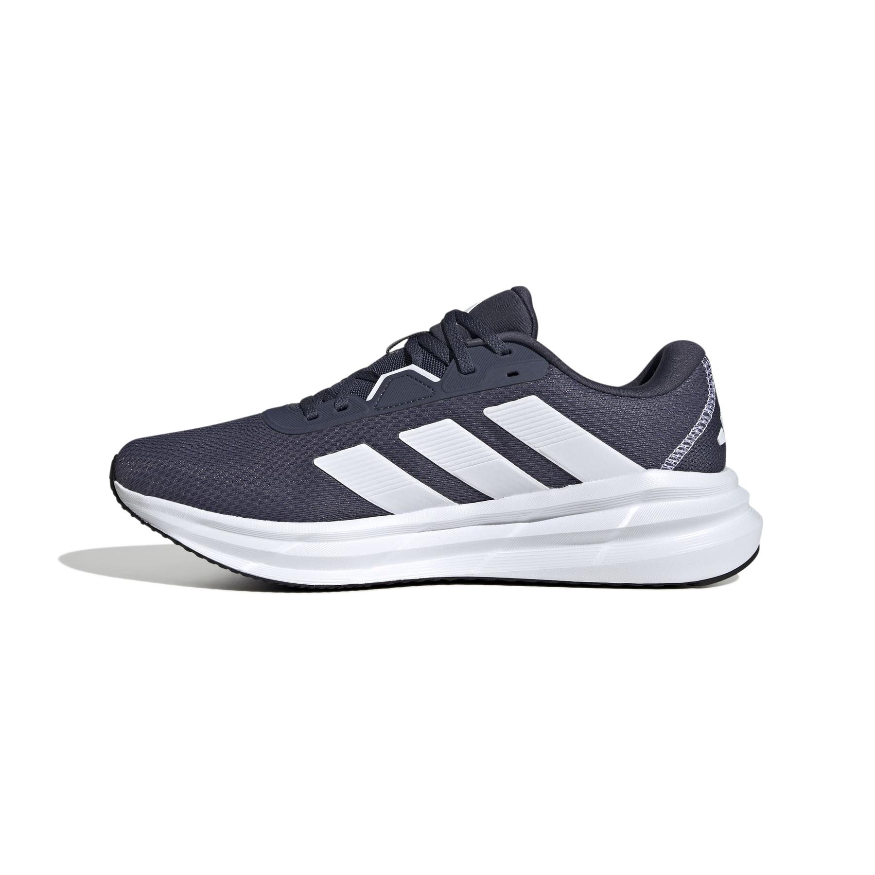 product/a/d/adidas_jq8118_5_footwear_photography_side_medial_center_view_white-nw091625.jpg