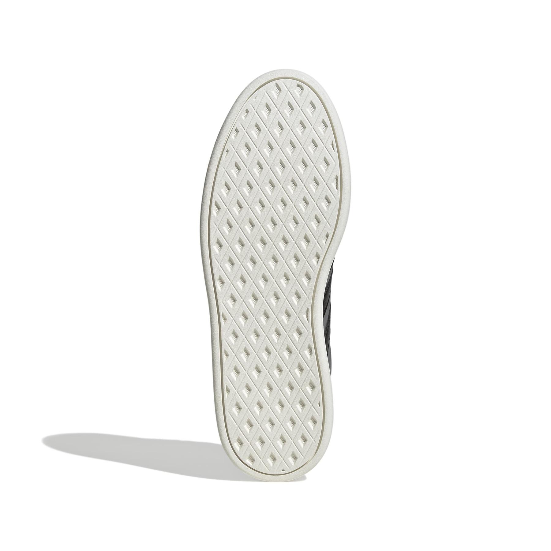 product/a/d/adidas_jq8263_4_footwear_photography_bottom_view_white-nw091625.jpg