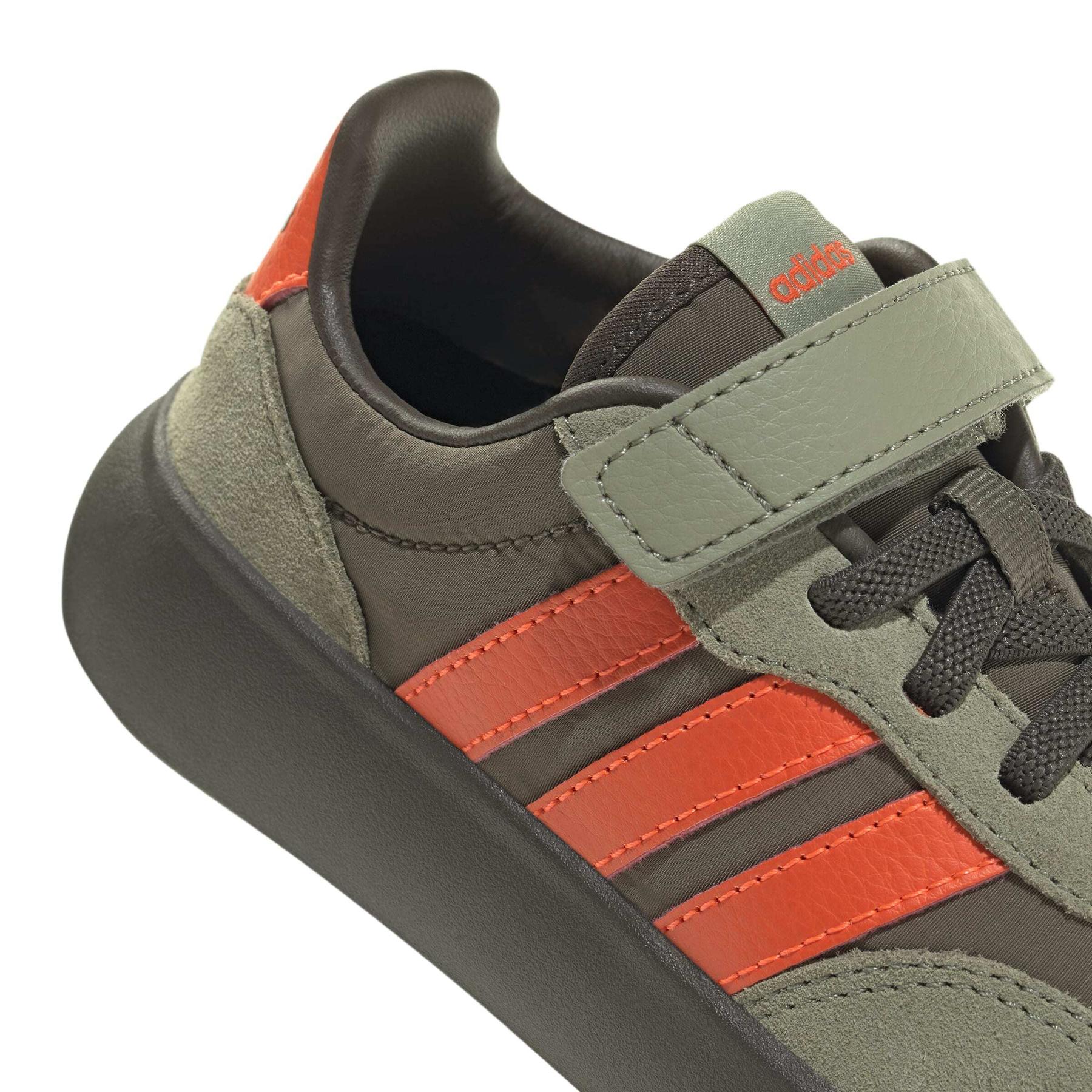 product/a/d/adidas_jq8849_8_footwear_photography_detail_view_1_white-nw091625.jpg