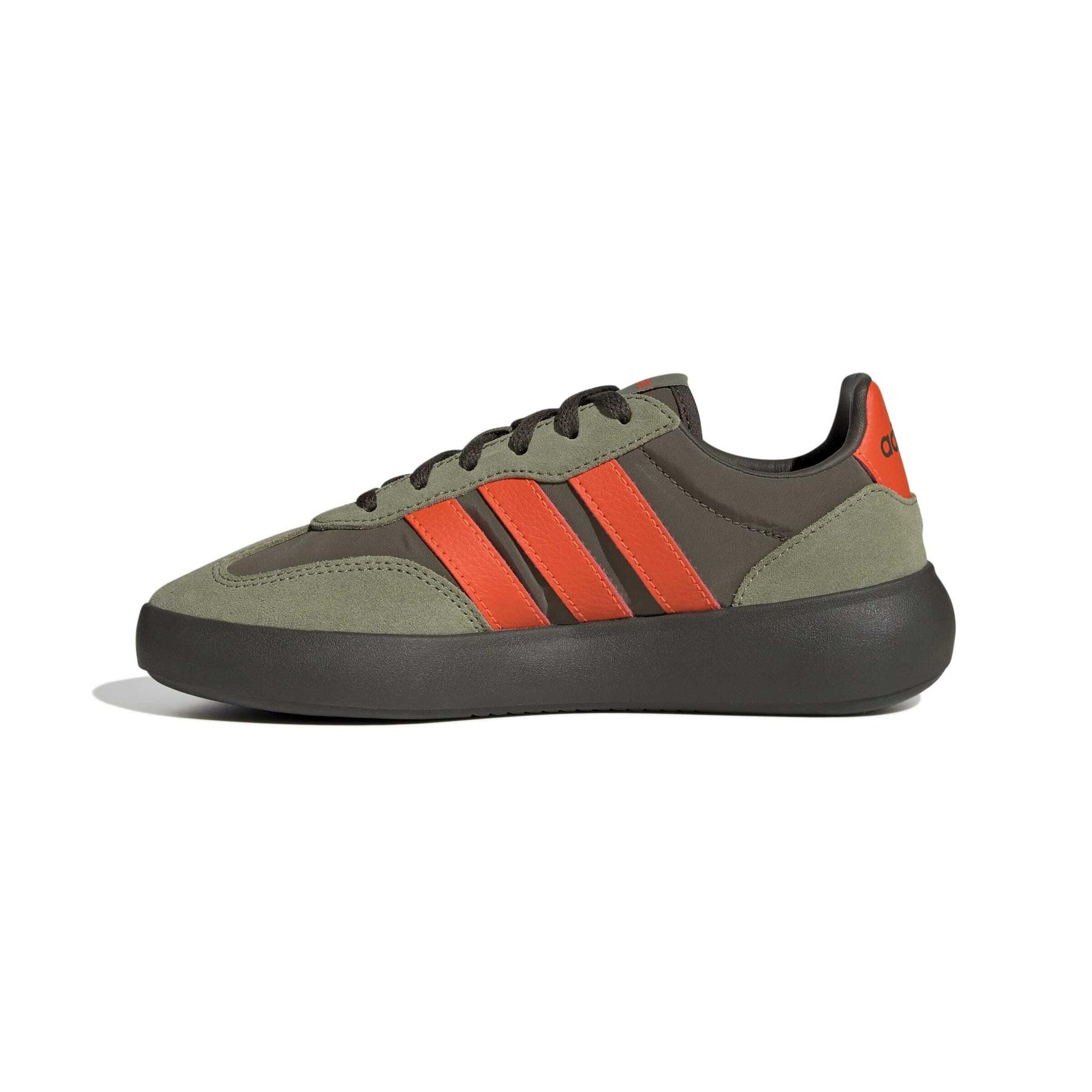 product/a/d/adidas_jq8853_5_footwear_photography_side_medial_center_view_white-nw091625.jpg