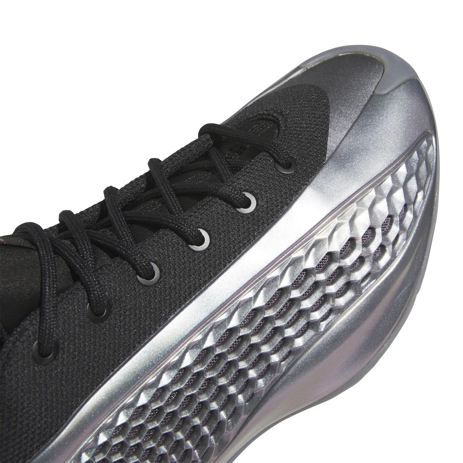 product/a/d/adidas_jq8898_9_footwear_photography_detail_view_2_white-nw091625.jpg
