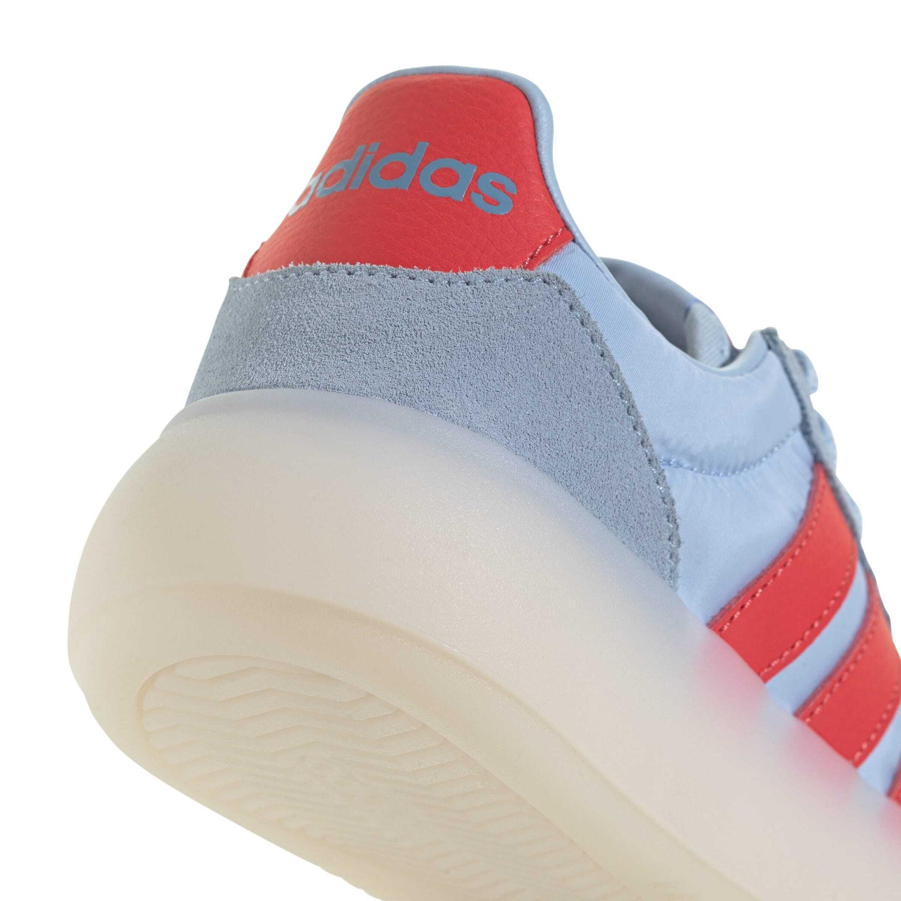 product/a/d/adidas_jr0757_8_footwear_photography_detail_view_1_white-nw091625.jpg