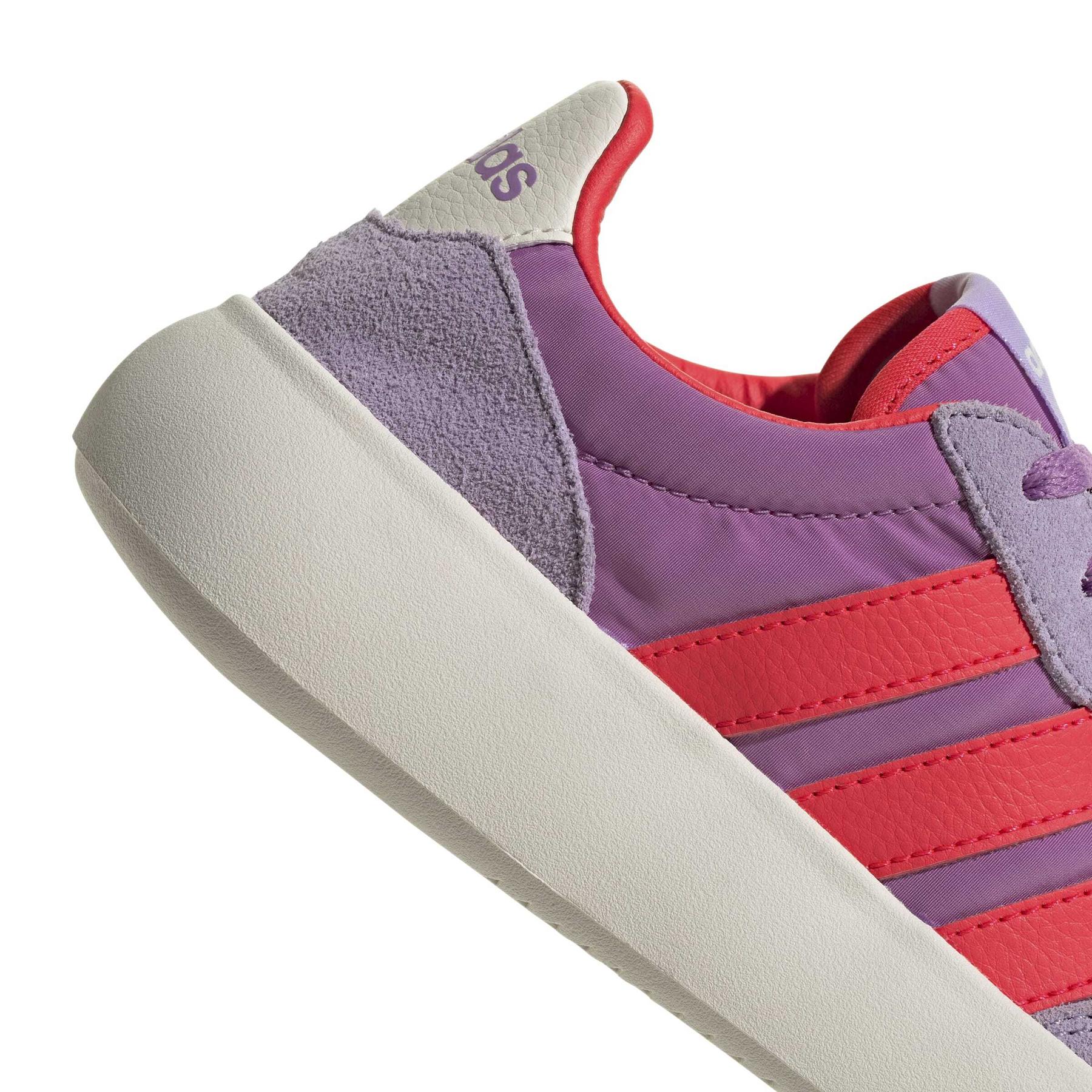 product/a/d/adidas_jr0761_8_footwear_photography_detail_view_1_white-nw091625.jpg