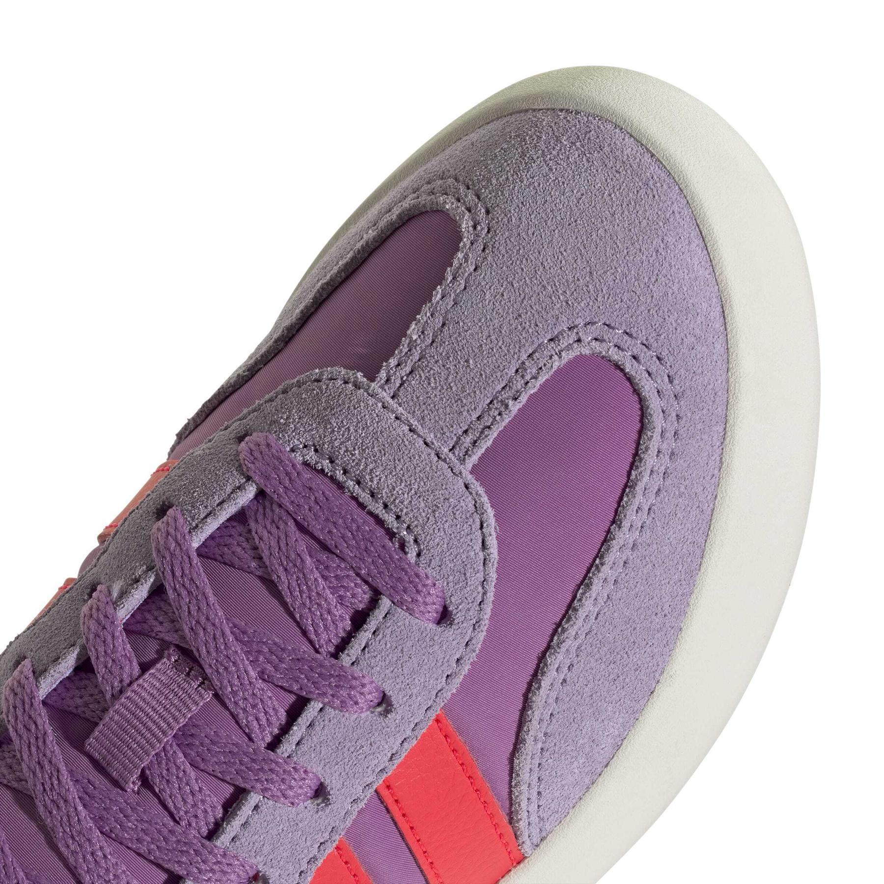 product/a/d/adidas_jr0761_9_footwear_photography_detail_view_2_white-nw091625.jpg