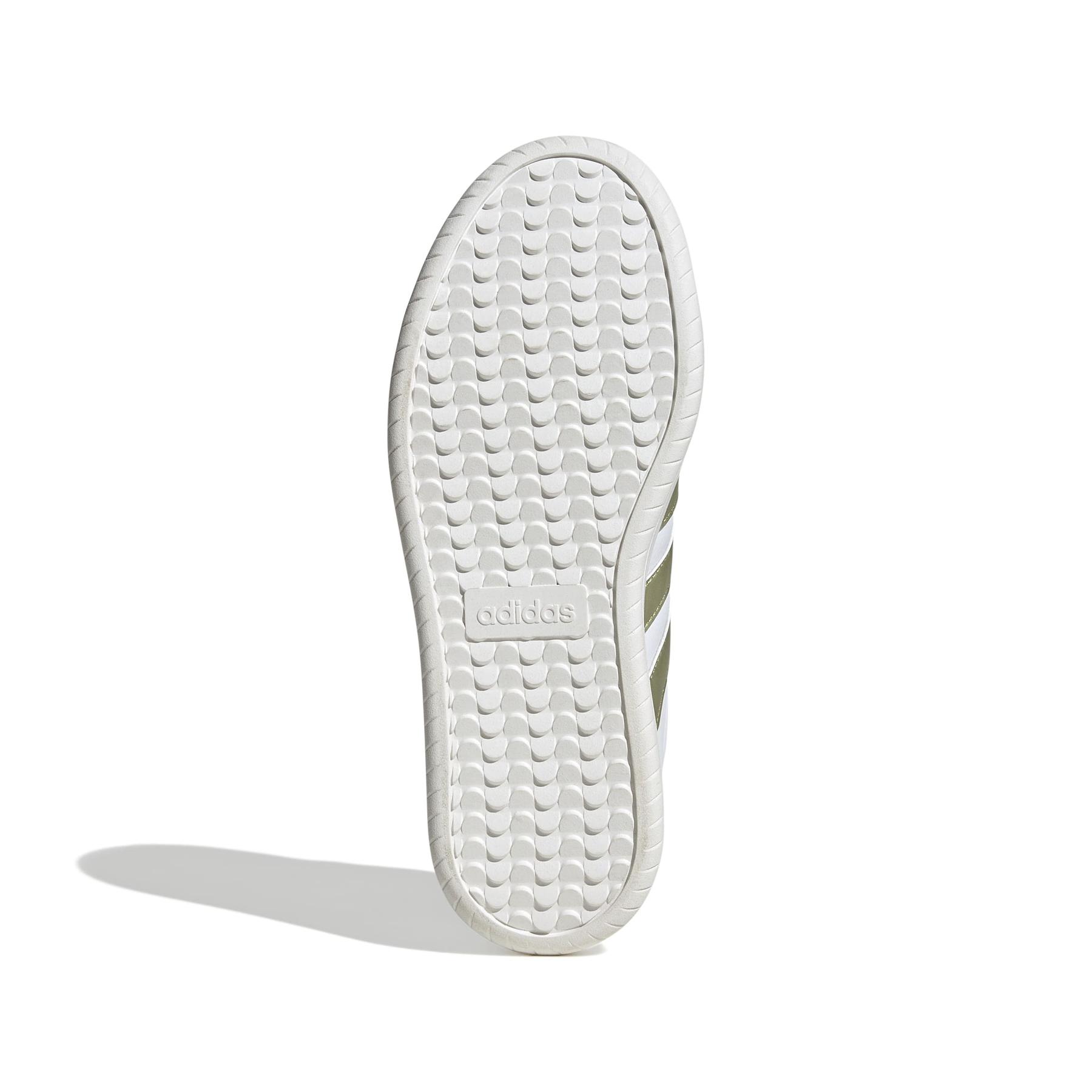 product/a/d/adidas_jr1191_4_footwear_photography_bottom_view_white-nw091625.jpg