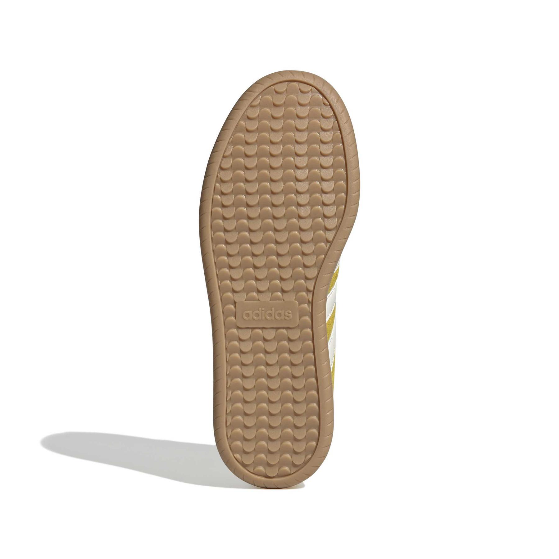 product/a/d/adidas_jr1201_4_footwear_photography_bottom_view_white-nw091625.jpg