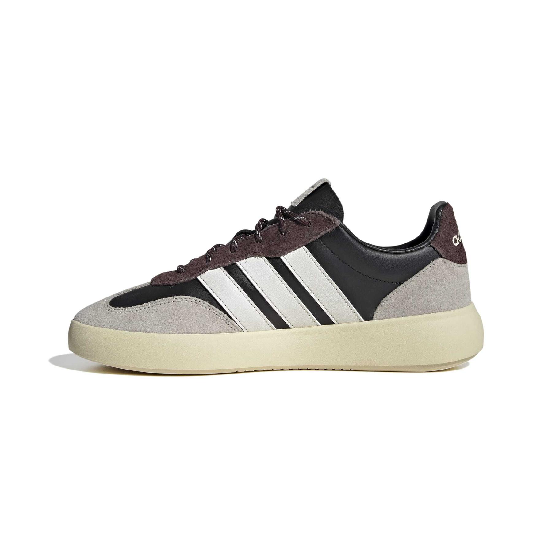 product/a/d/adidas_jr1232_5_footwear_photography_side_medial_center_view_white-nw091625.jpg