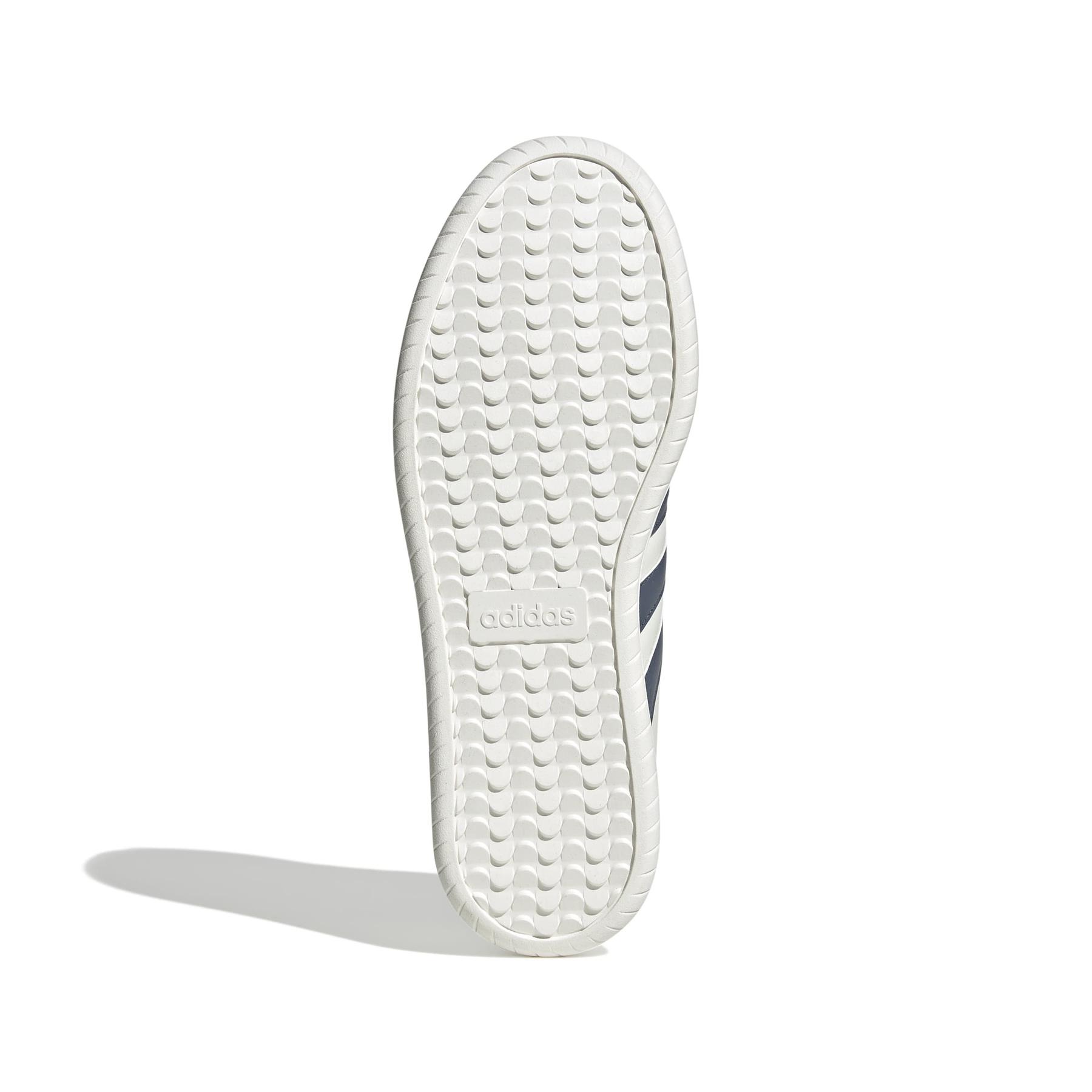 product/a/d/adidas_jr1318_4_footwear_photography_bottom_view_white-nw091625.jpg
