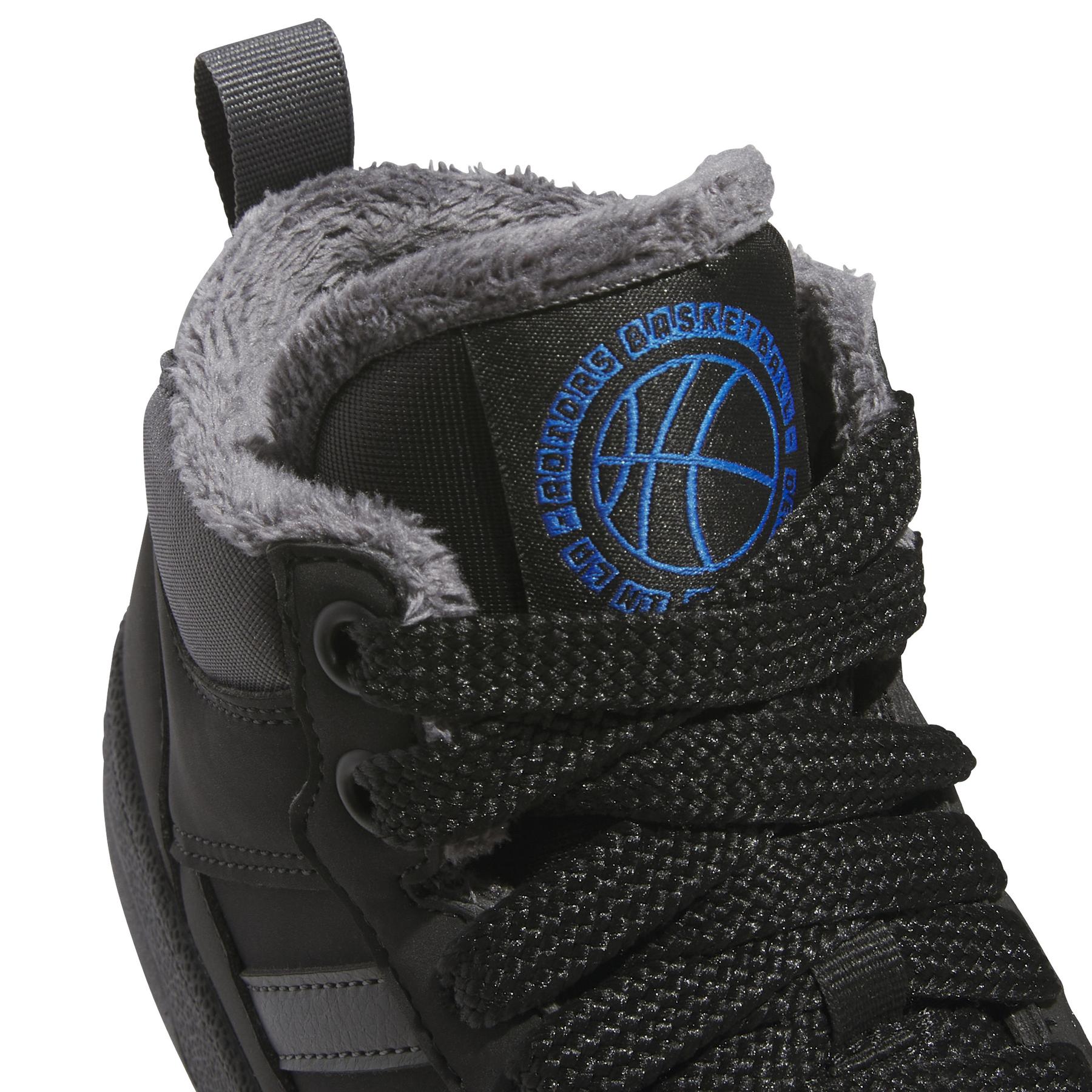 product/a/d/adidas_jr2804_8_footwear_photography_detail_view_1_white.jpg