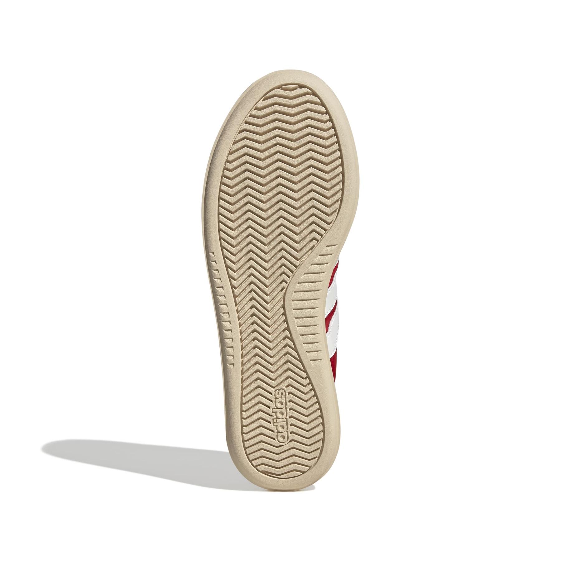 product/a/d/adidas_jr3517_4_footwear_photography_bottom_view_white-nw091625.jpg