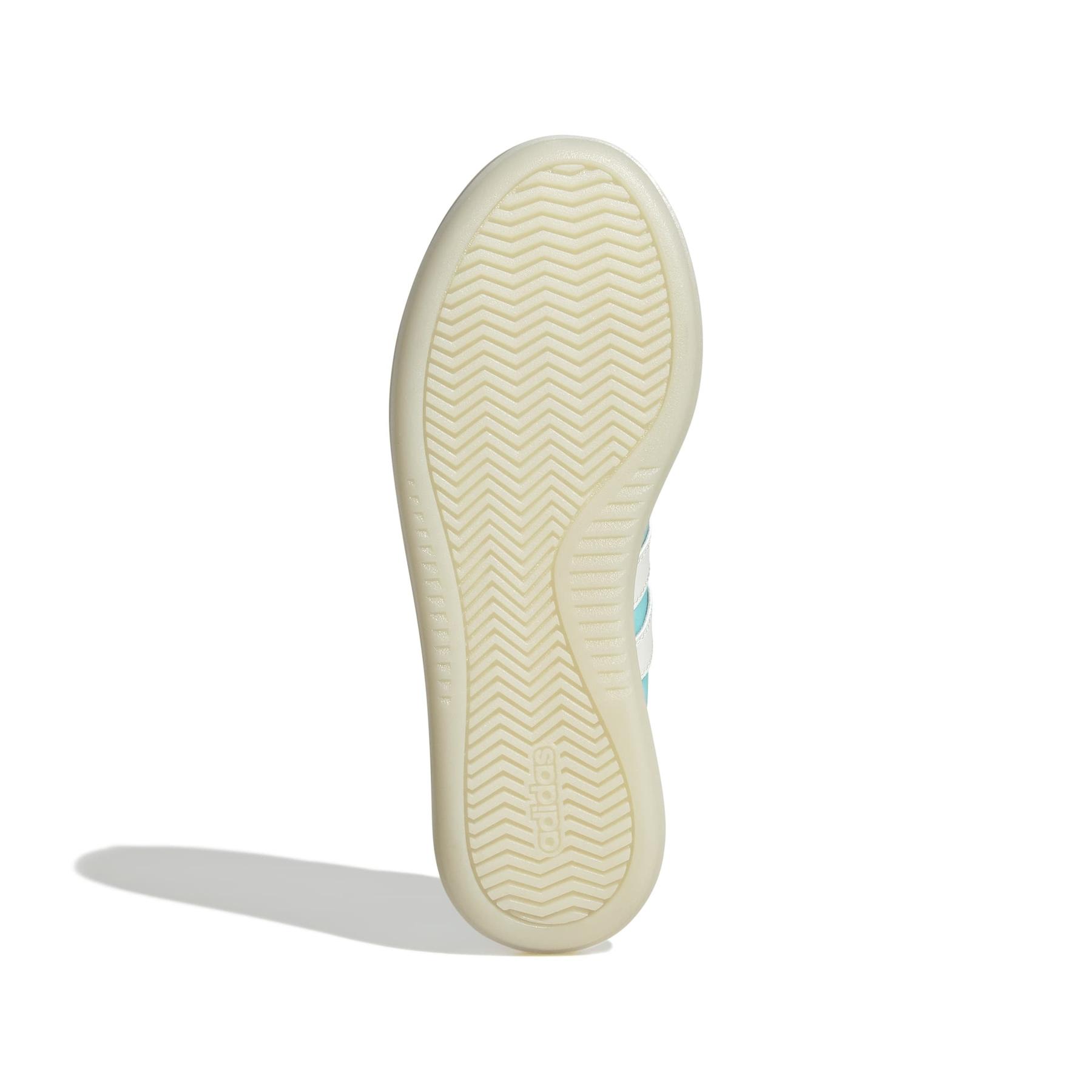 product/a/d/adidas_jr3541_4_footwear_photography_bottom_view_white-nw091625.jpg