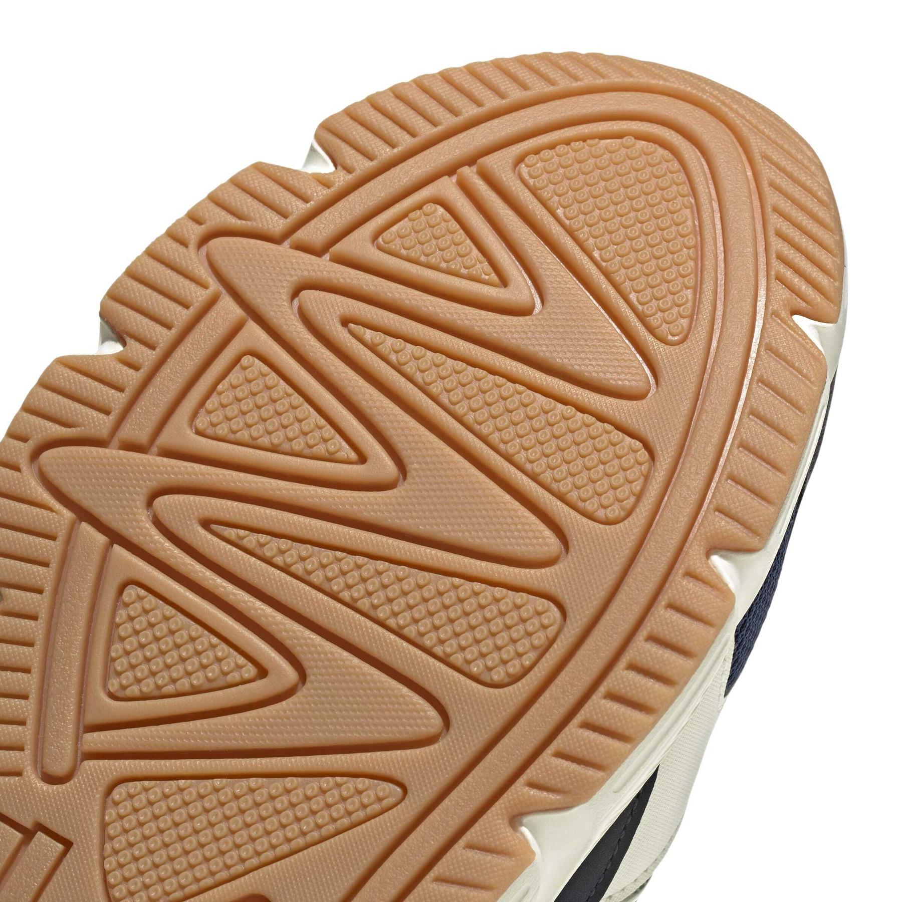product/a/d/adidas_jr3574_9_footwear_photography_detail_view_2_white-nw091625.jpg