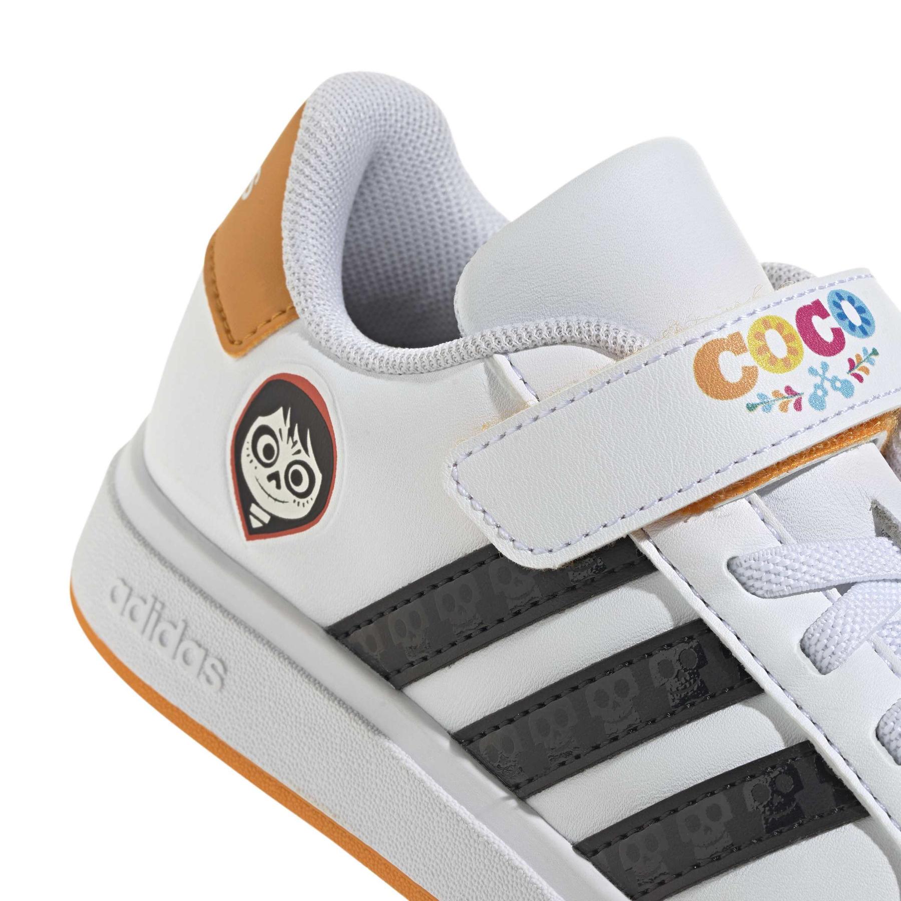 product/a/d/adidas_jr5623_9_footwear_photography_detail_view_2_white-nw091725.jpg