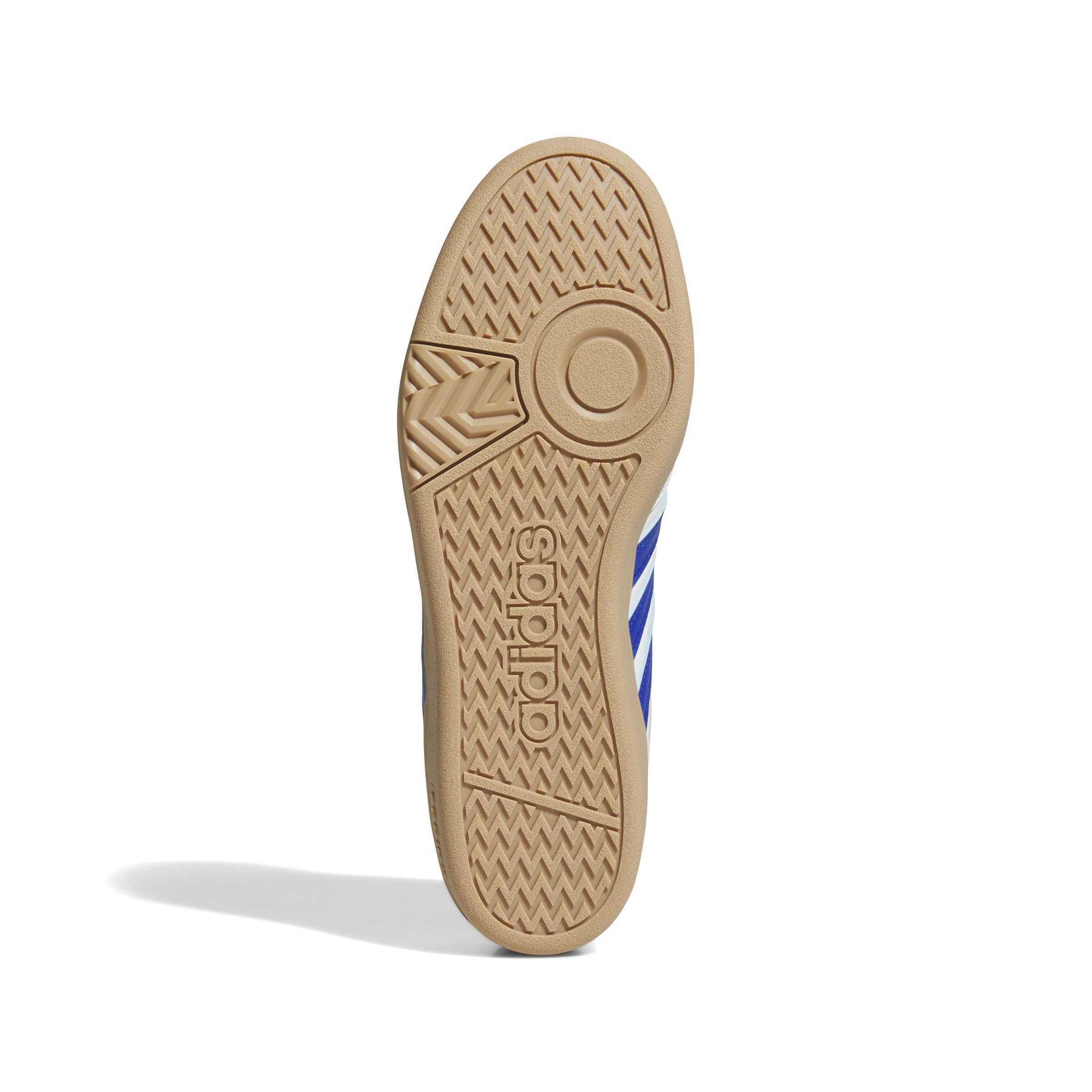 product/a/d/adidas_jr6710_4_footwear_photography_bottom_view_white-nw091725.jpg