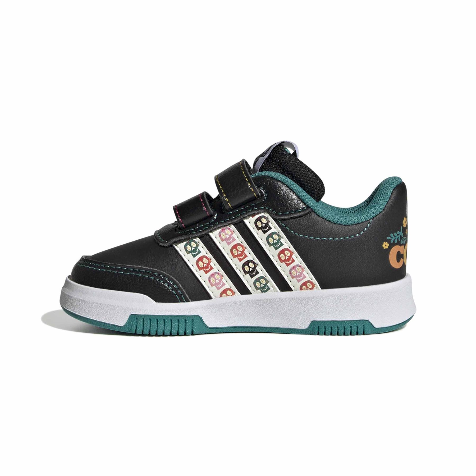 product/a/d/adidas_jr8129_5_footwear_photography_side_medial_center_view_white-nw091725.jpg