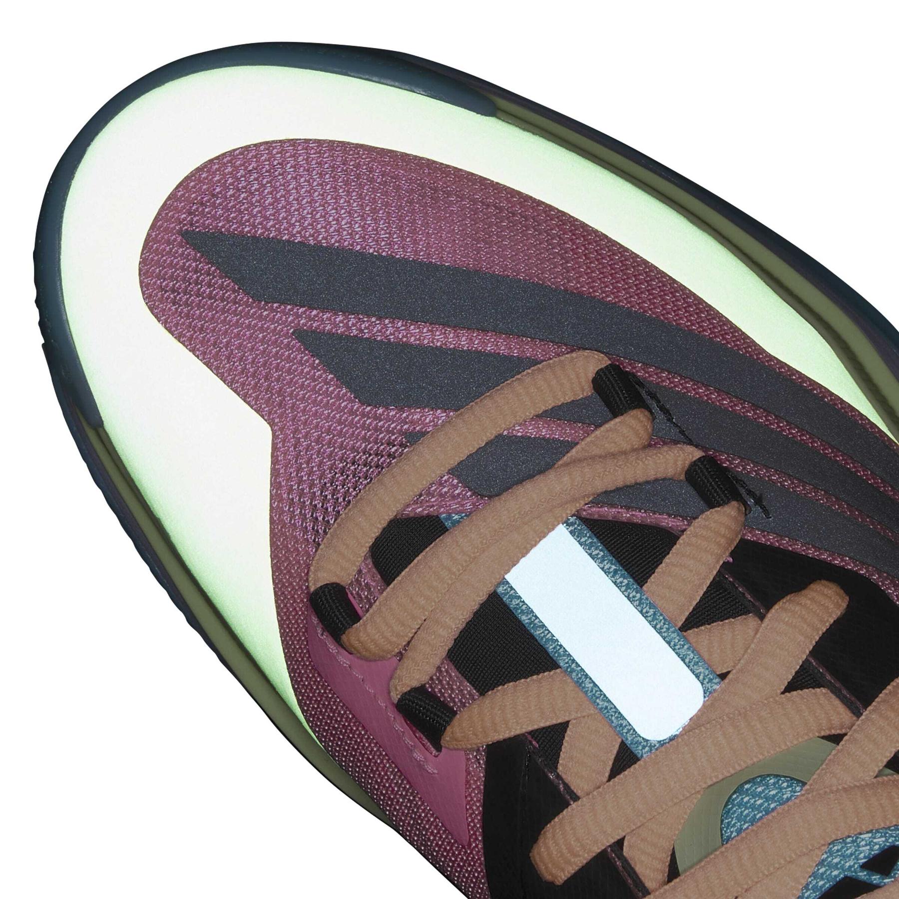 product/a/d/adidas_jr8281_13_footwear_photography_reflective_detail_white-nw091725.jpg