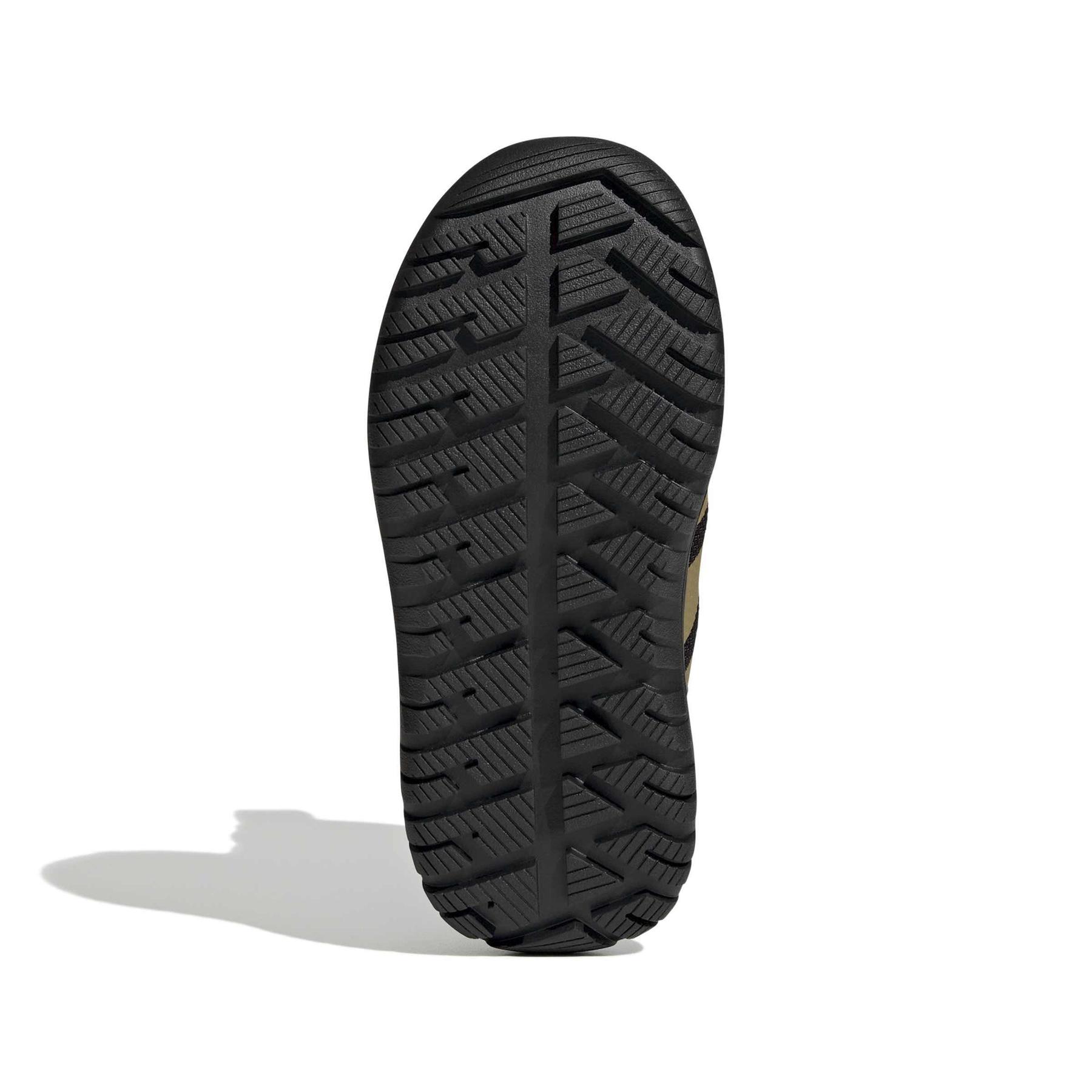 product/a/d/adidas_jr9267_4_footwear_photography_bottom_view_white-nw091725.jpg