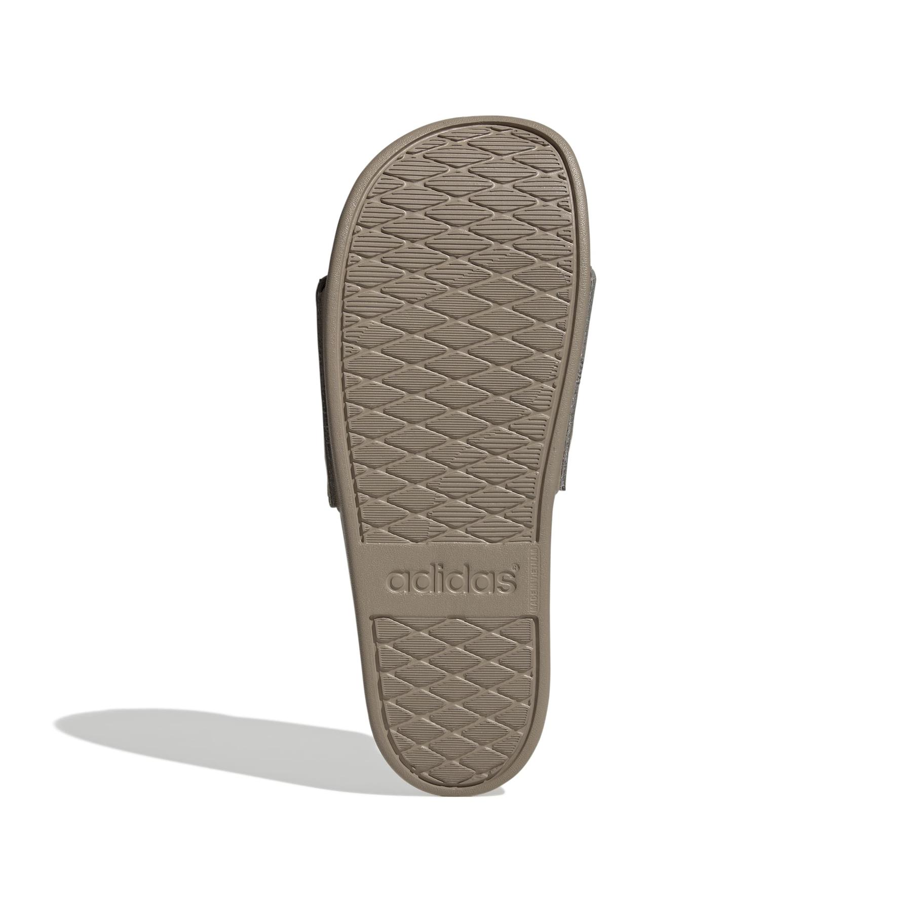 product/a/d/adidas_js1138_4_footwear_photography_bottom_view_white-nw091725.jpg