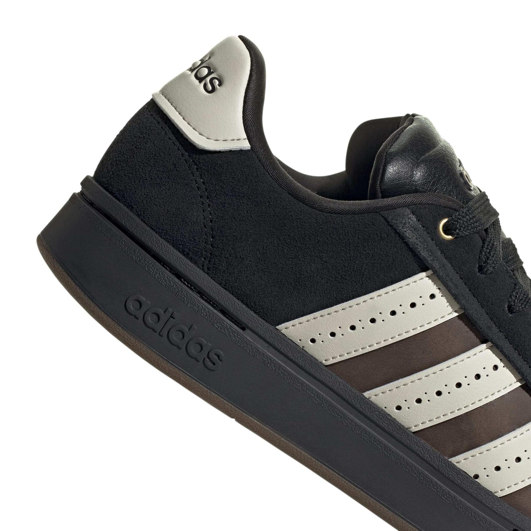 product/a/d/adidas_js1829_8_footwear_photography_detail_view_1_white-nw091725.jpg