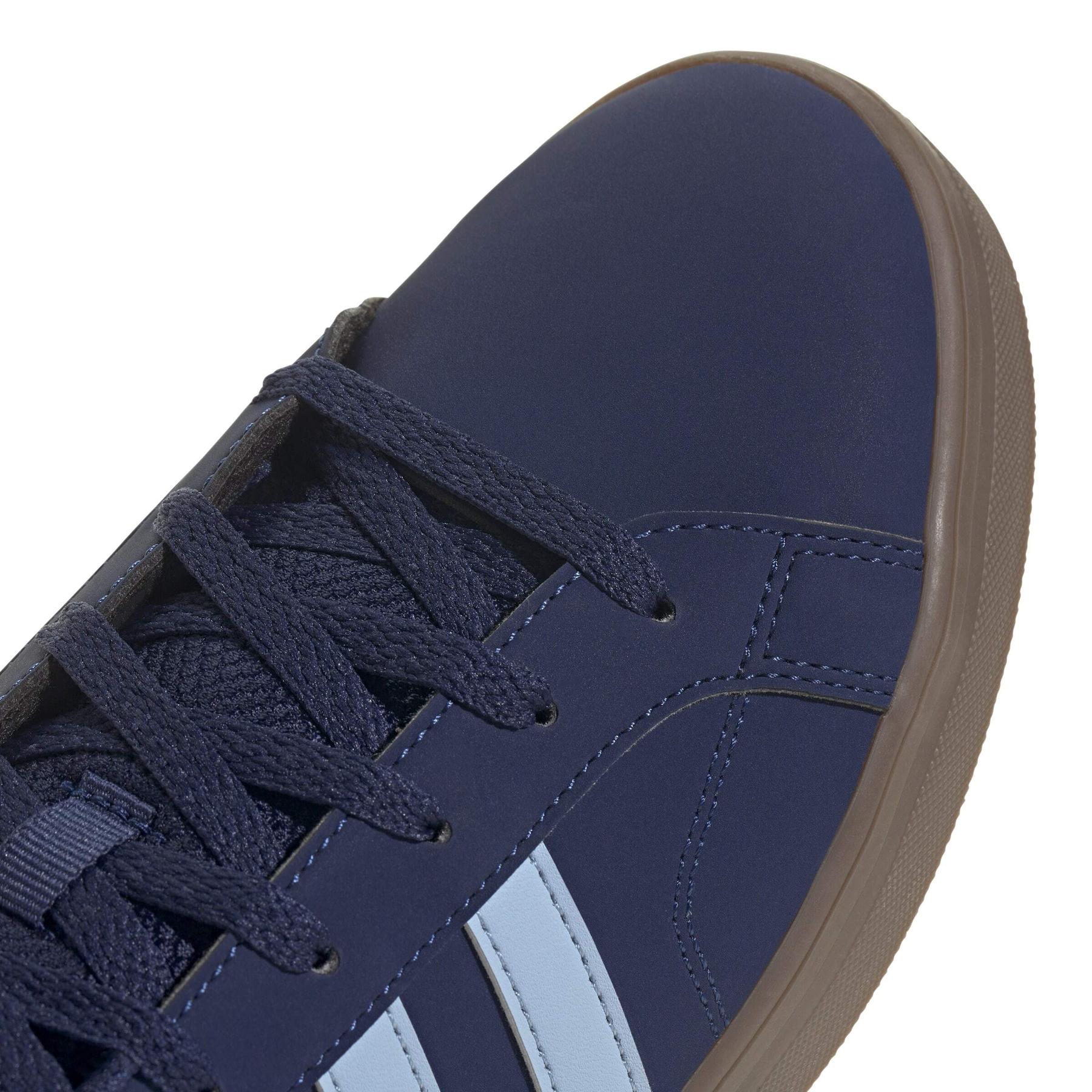 product/a/d/adidas_js2670_8_footwear_photography_detail_view_1_white-nw091725.jpg