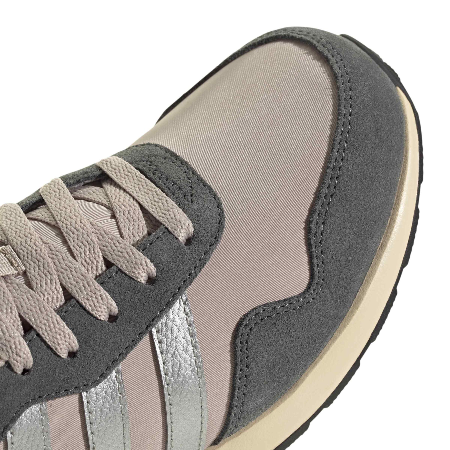 product/a/d/adidas_js3326_8_footwear_photography_detail_view_1_white-nw091725.jpg