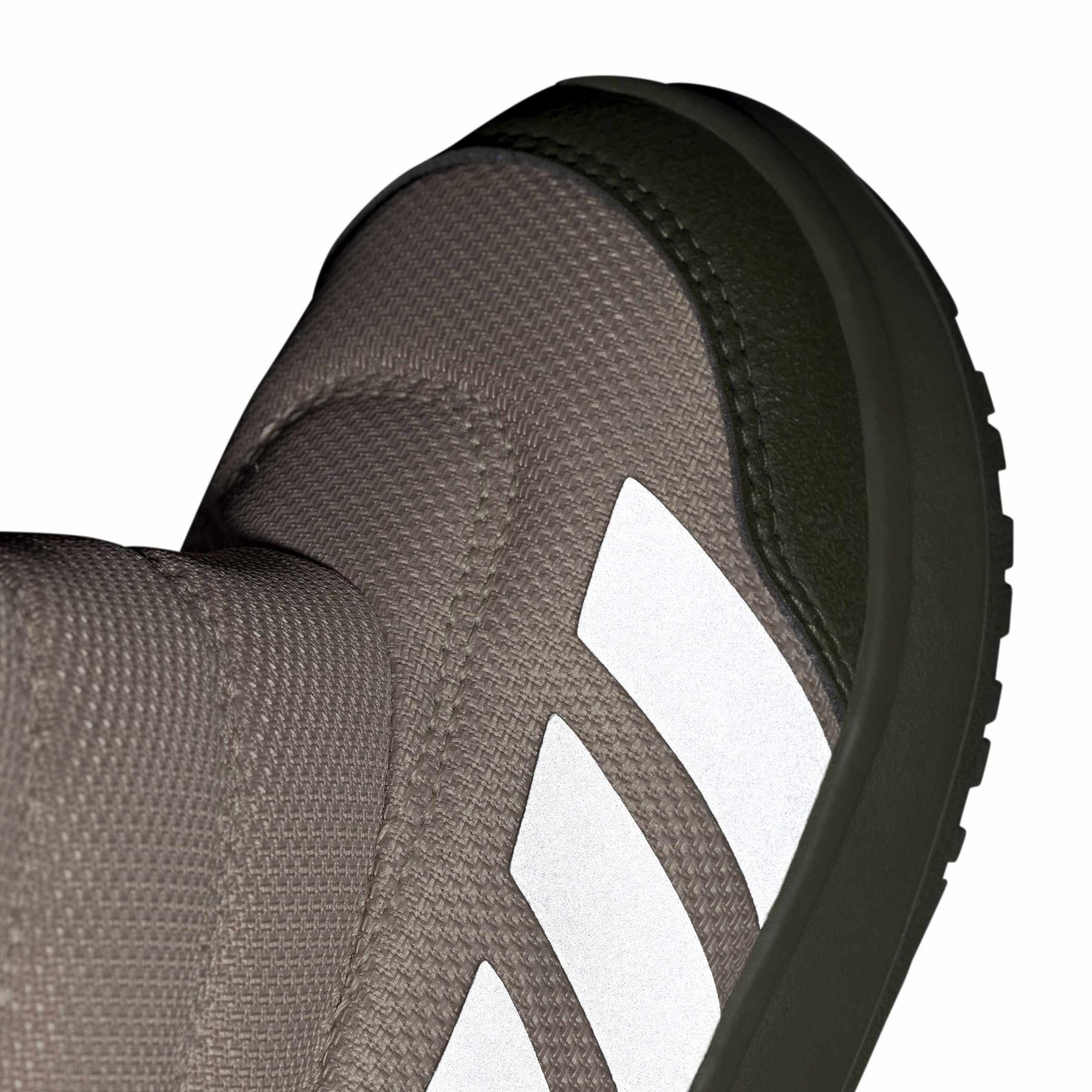 product/a/d/adidas_js4081_13_footwear_photography_reflective_detail_white-nw091725.jpg
