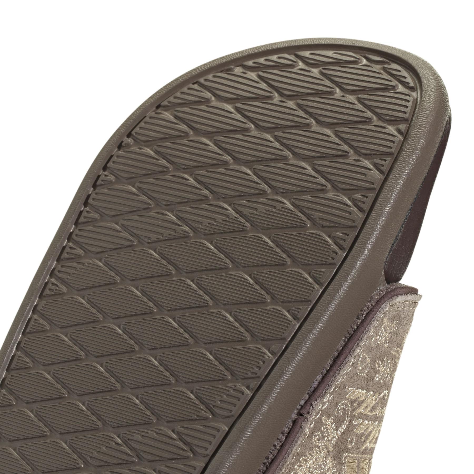 product/a/d/adidas_js4597_9_footwear_photography_detail_view_2_white-nw091725.jpg