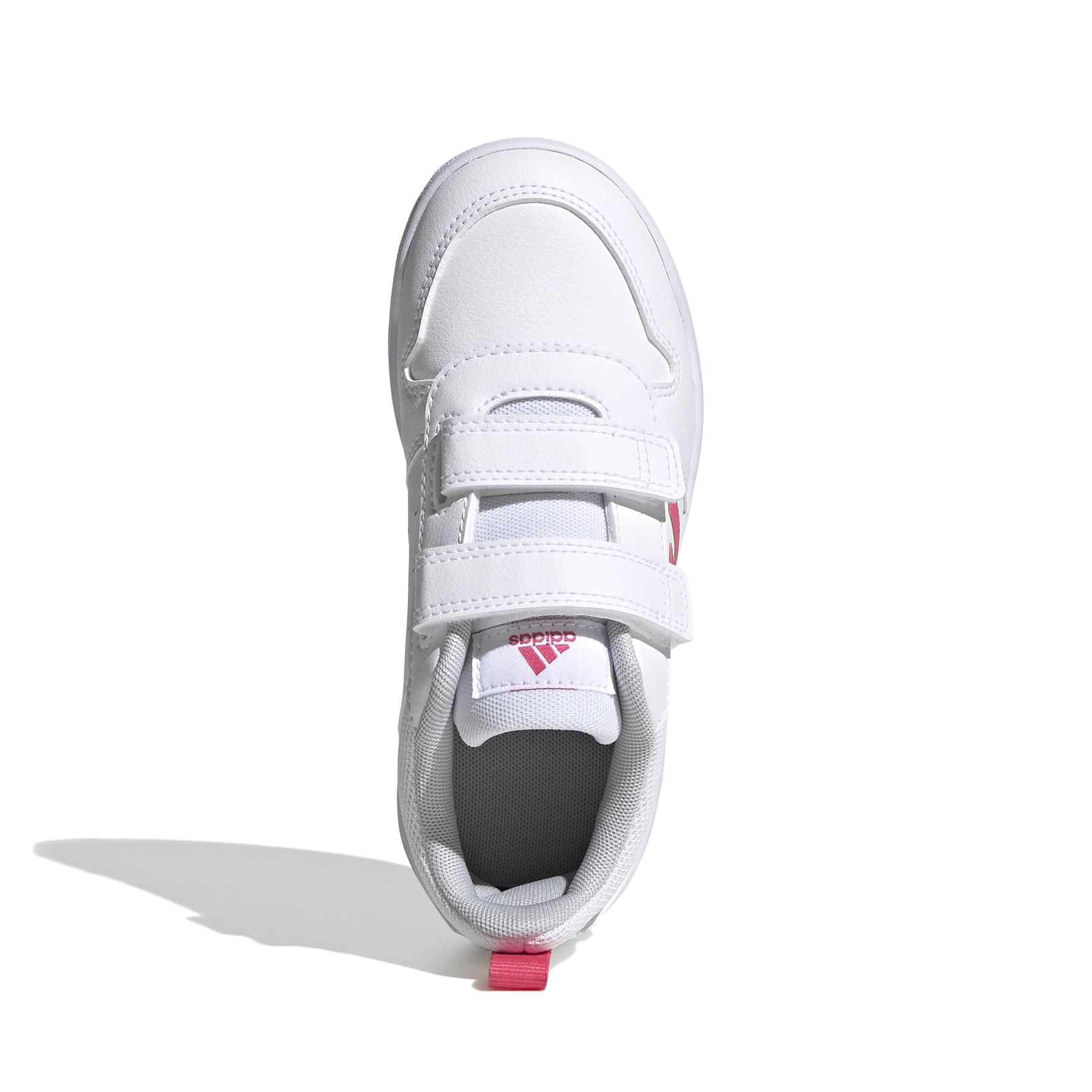 product/a/d/adidas_s24049_3_footwear_photography_top_portrait_view_white_000.jpg