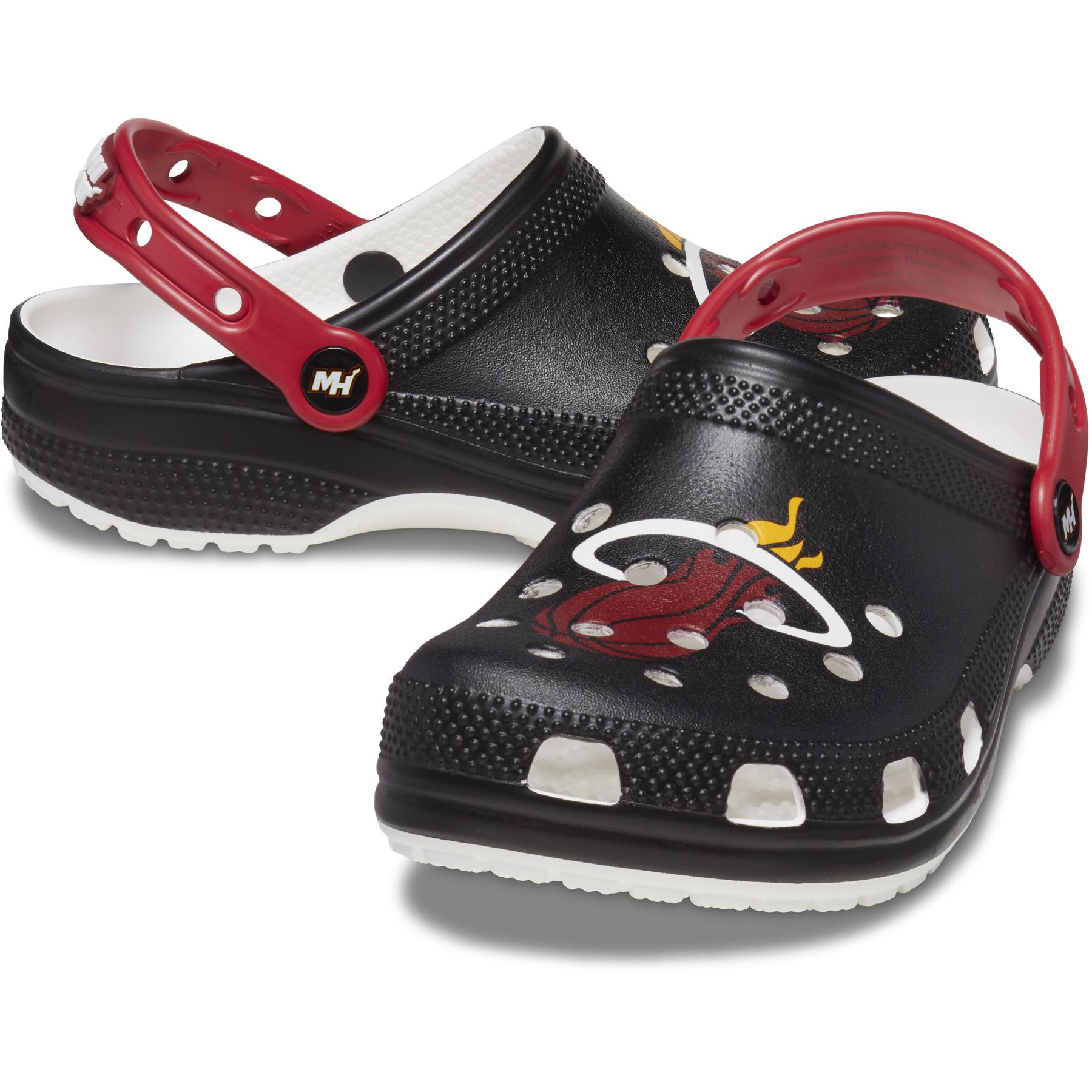 product/c/r/crocs_208861-001_1.jpg