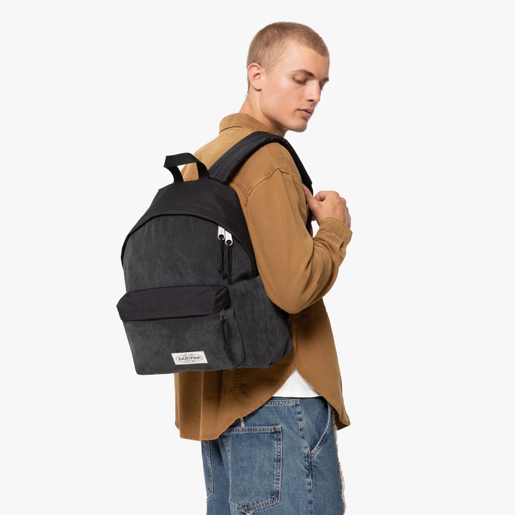 product/e/a/eastpak_ek0a5bg48s0_8s0-cordfunk-black_5.jpg