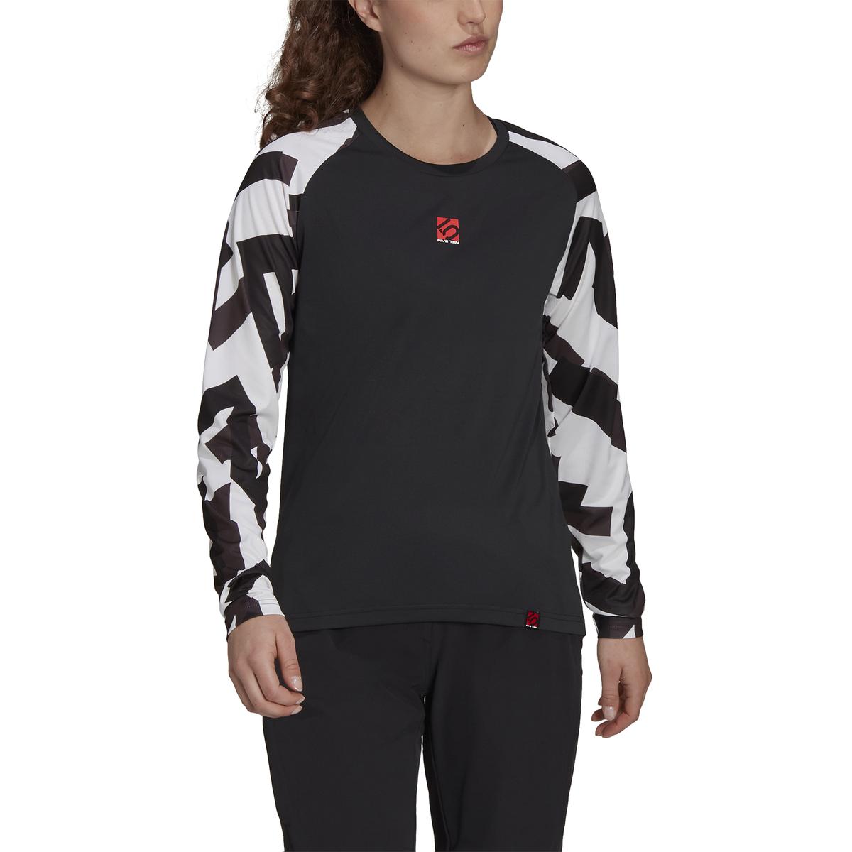 product/g/m/gm4569_app_on-model_front_white.jpg