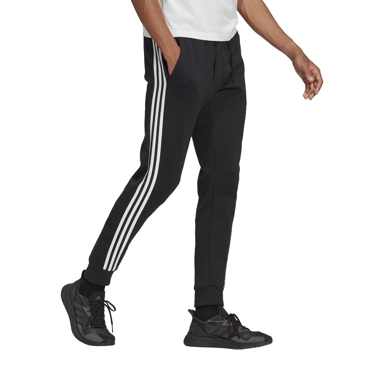 product/g/m/gm6462_app_on-model_walking_white.jpg