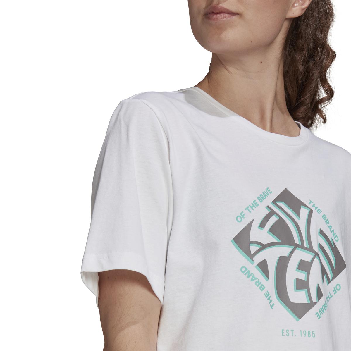 product/g/m/gm8725_app_on-model_detail-1_white.jpg