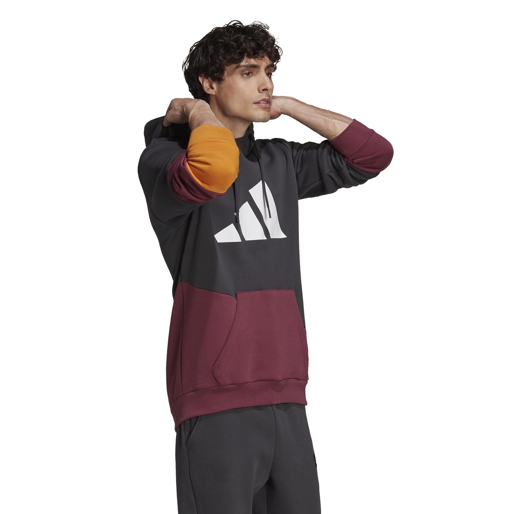 product/h/3/h39767_app_on-model_walking_white.jpg