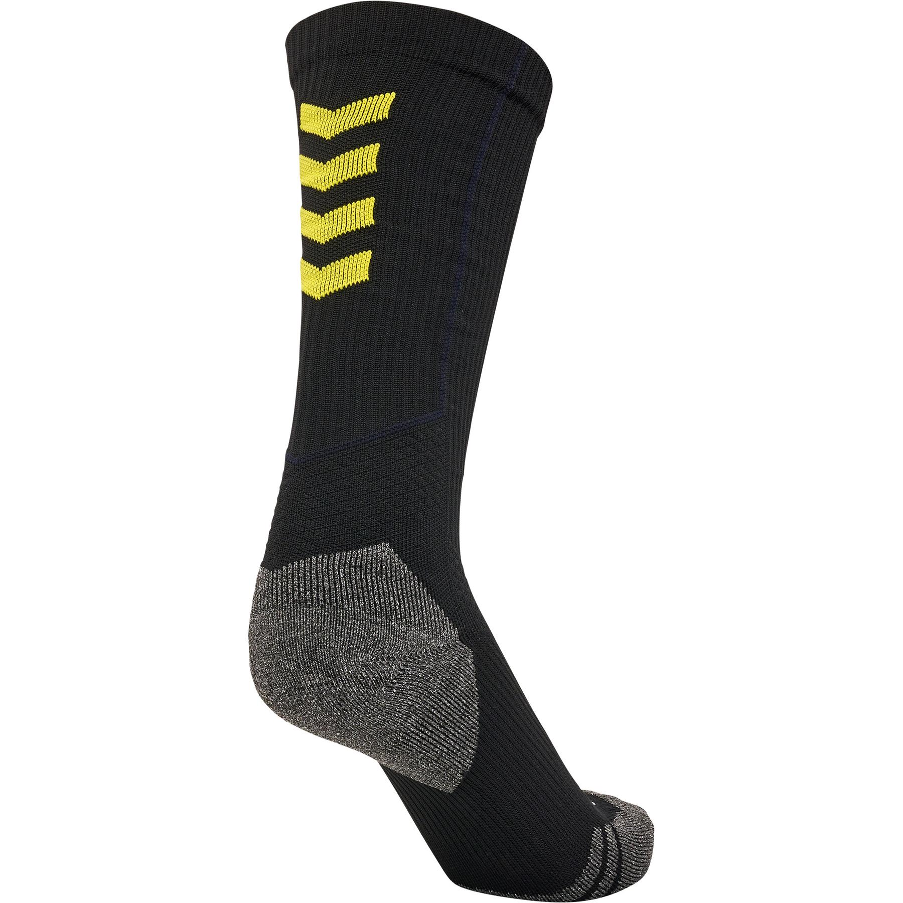 product/h/u/hummel_226912-5138_black-blazing-yellow_2.jpg