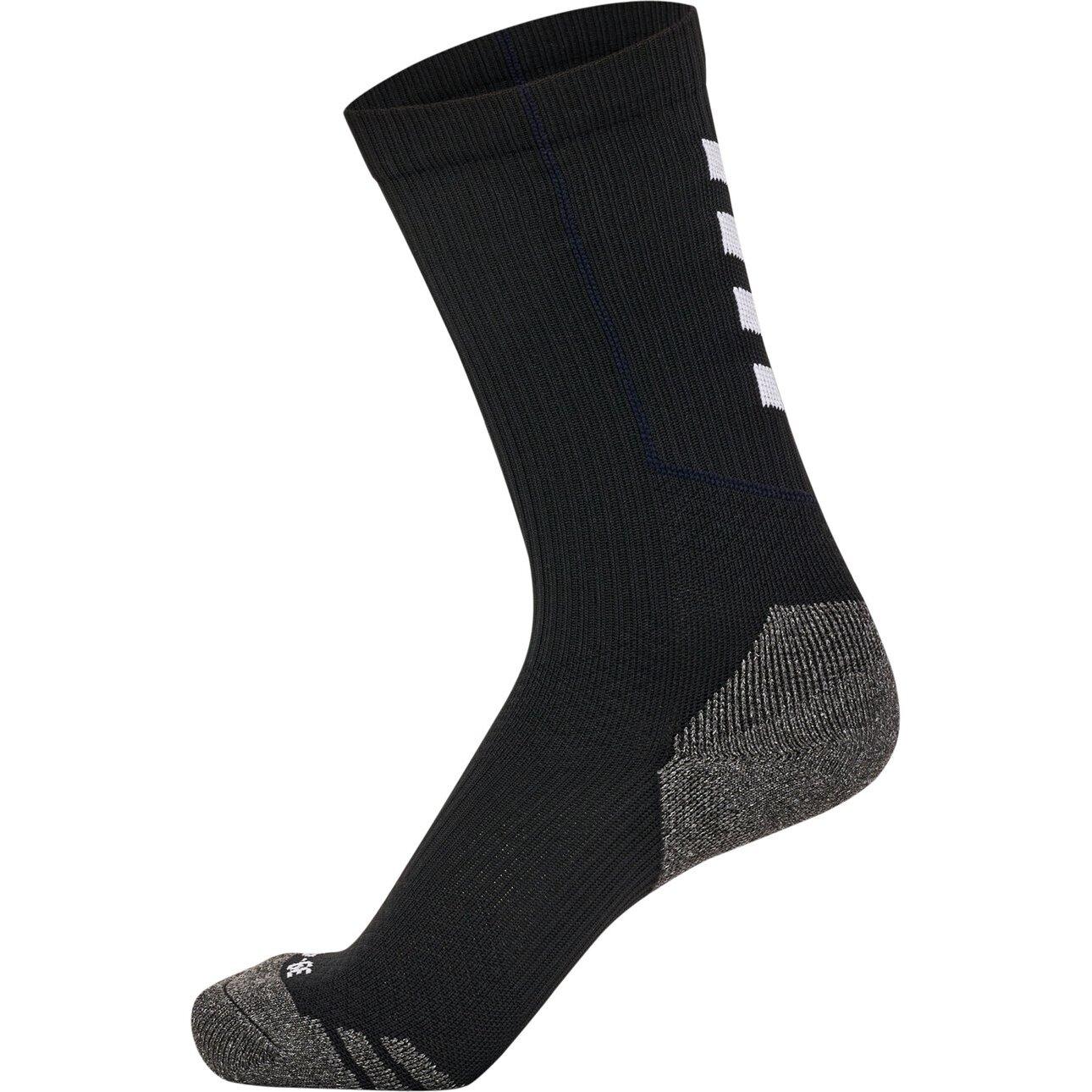 product/h/u/hummel_226913-2114_black-white_1.jpg