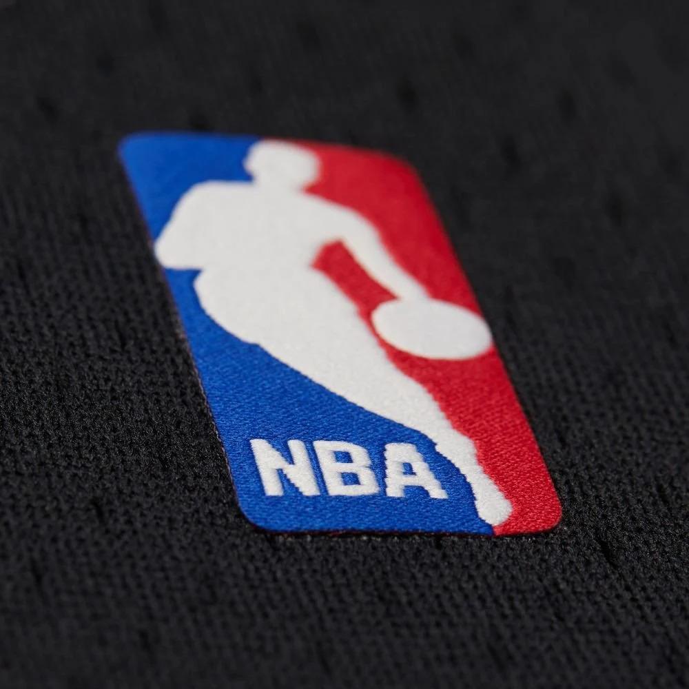 product/m/i/mitchell-ness_jy10749-mheblck_black_4.jpg