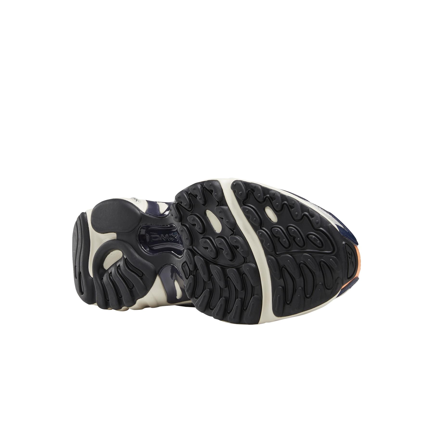 product/r/e/reebok-classics_dv8645_3_footwear_photography_bottom_view_white_000.jpg