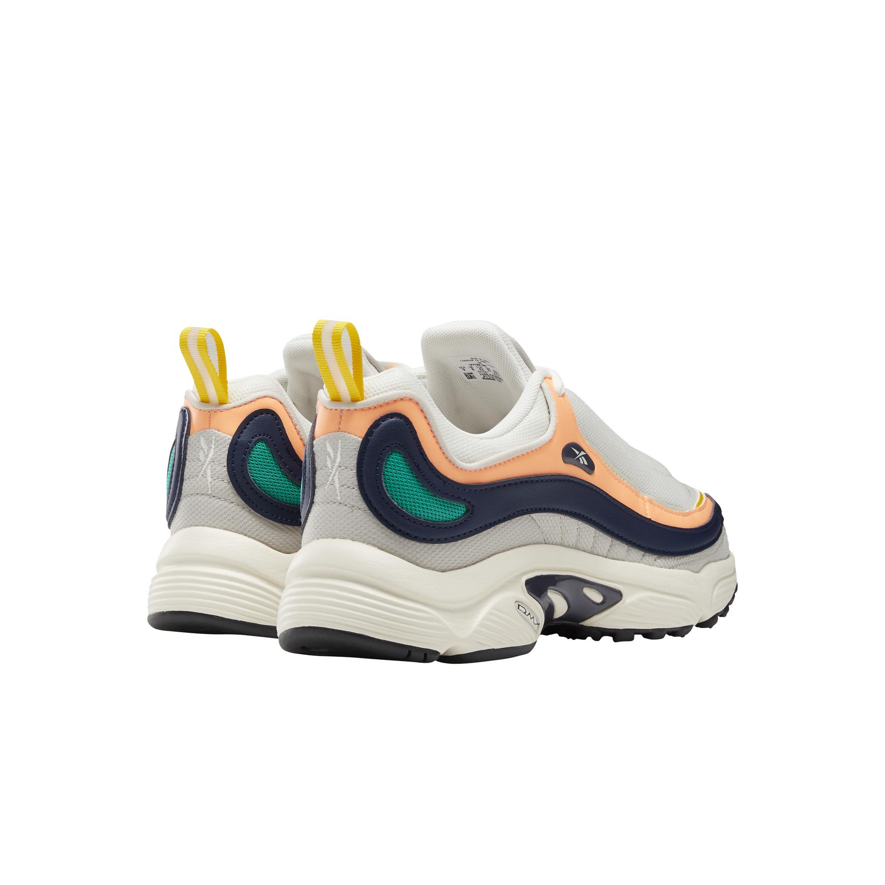 product/r/e/reebok-classics_dv8645_6_footwear_photography_back_lateral_top_view_white_000.jpg