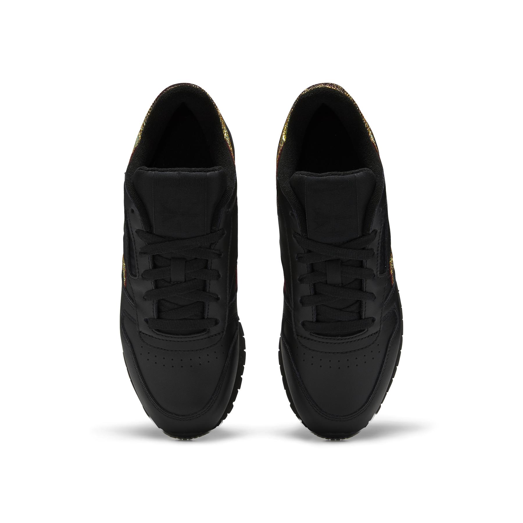 product/r/e/reebok-classics_fw6164_2_footwear_photography_top_portrait_view_white_000.jpg
