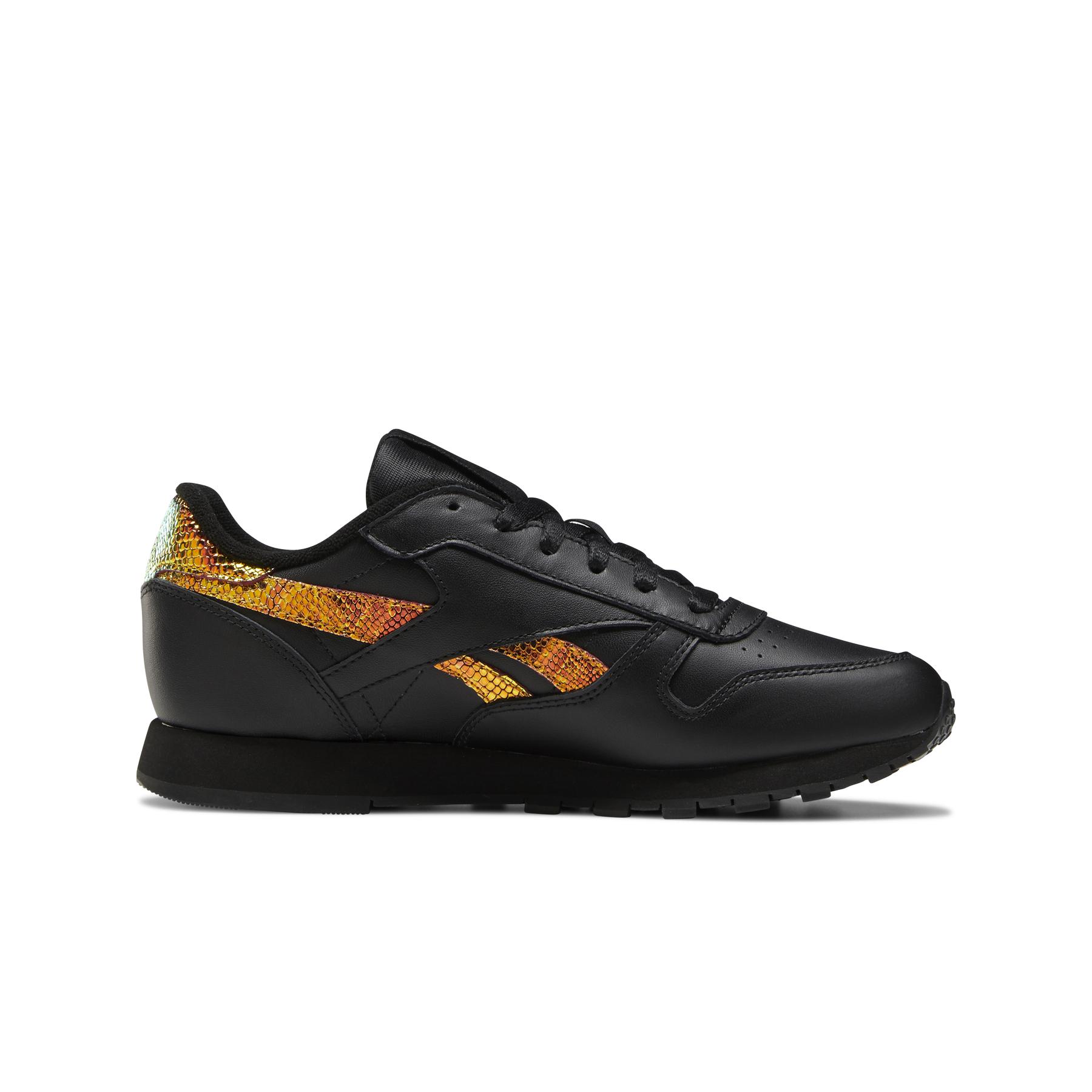 product/r/e/reebok-classics_fw6164_4_footwear_photography_side_medial_center_view_white_000.jpg