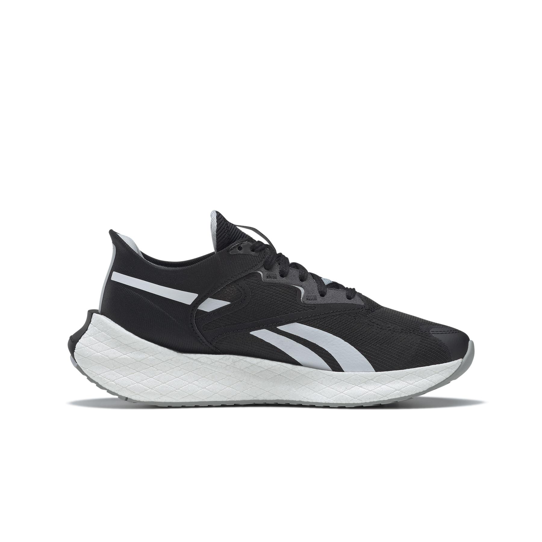 product/r/e/reebok_gw7199_4_footwear_photography_side_medial_center_view_white_000.jpg