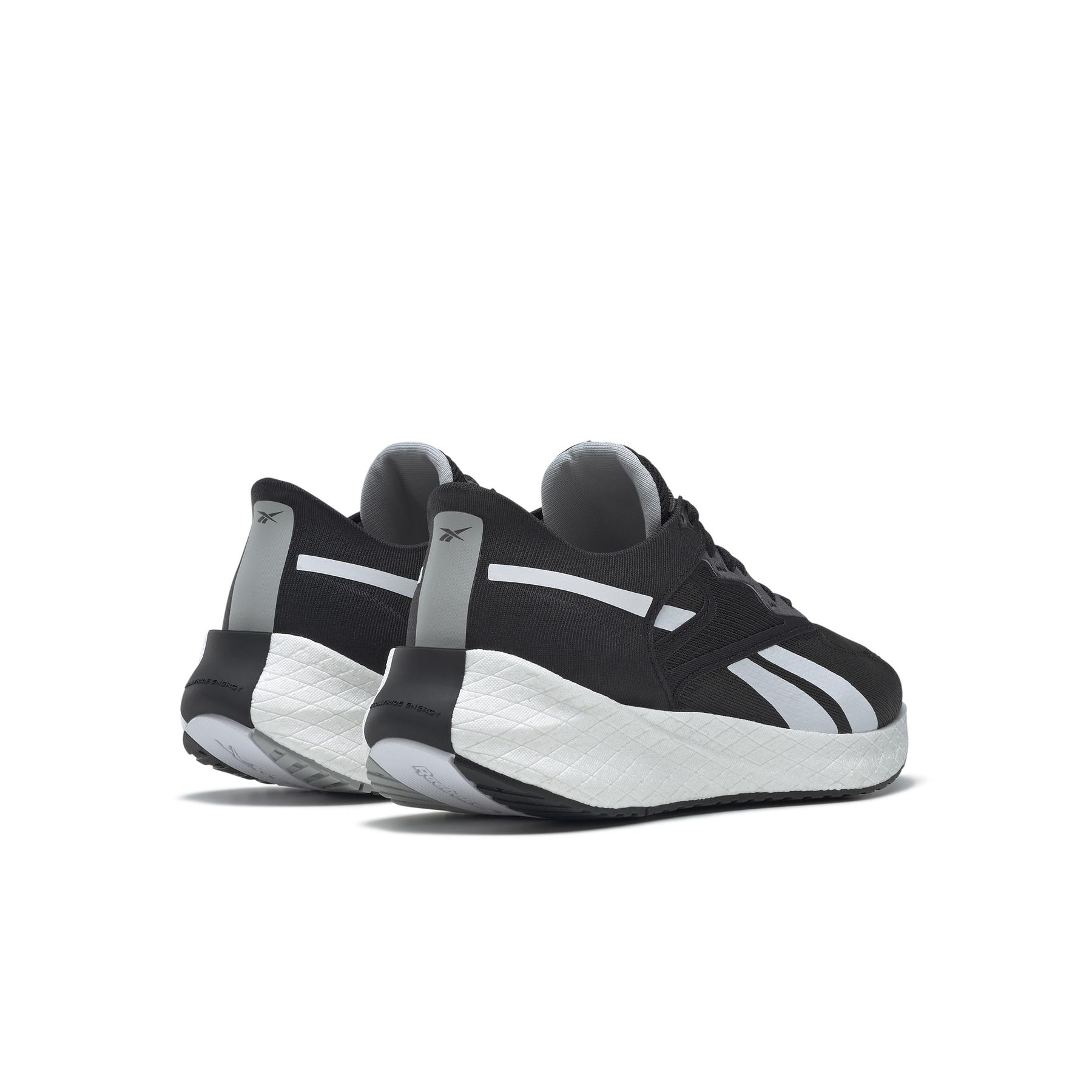 product/r/e/reebok_gw7199_6_footwear_photography_back_lateral_top_view_white_000.jpg