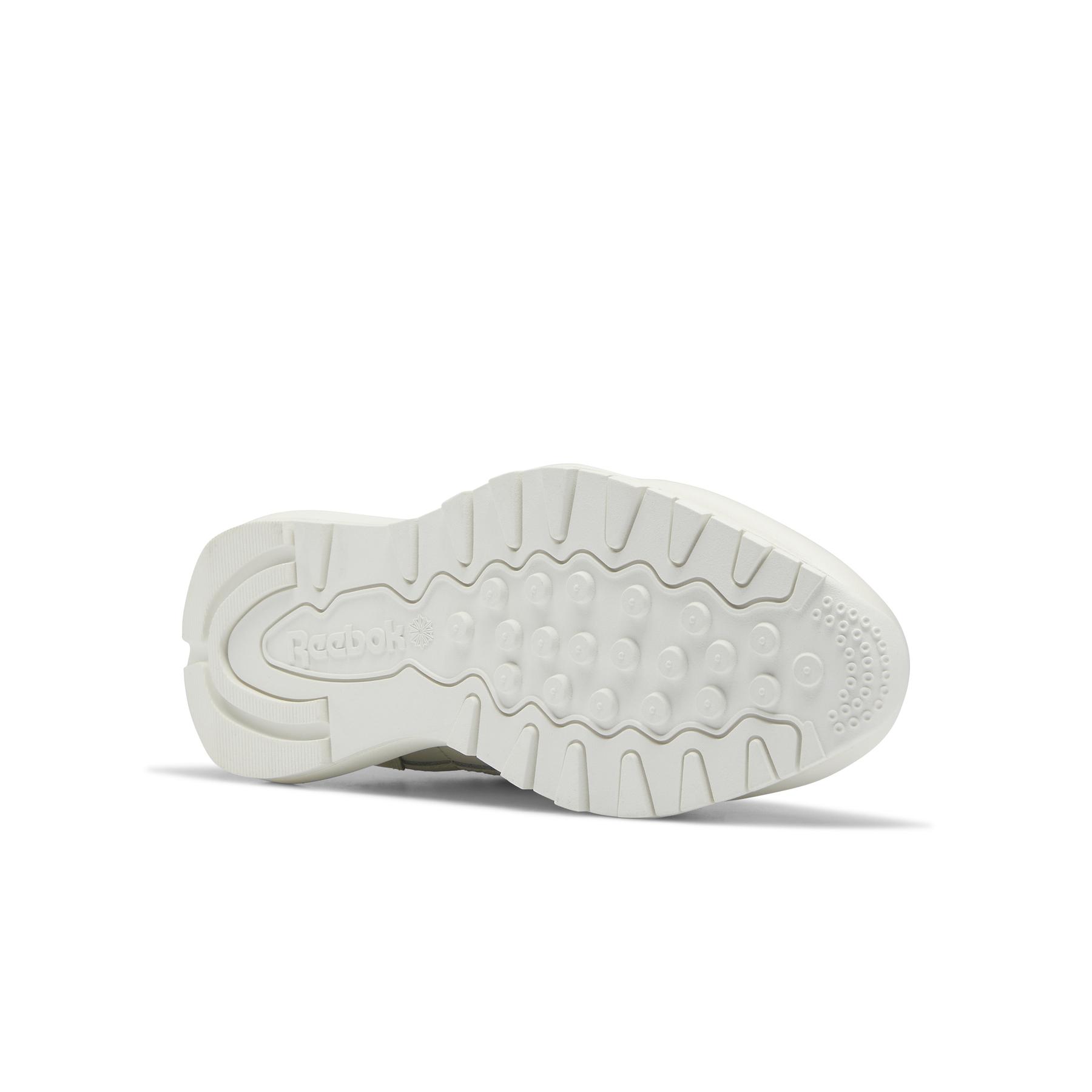 product/r/e/reebok_gx8690_3_footwear_photography_bottom_view_white.jpg