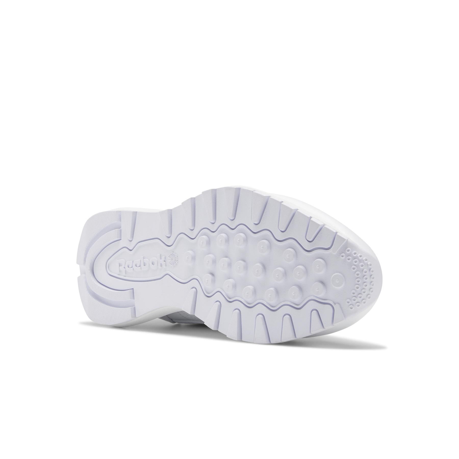 product/r/e/reebok_gx8691_3_footwear_photography_bottom_view_white_000.jpg