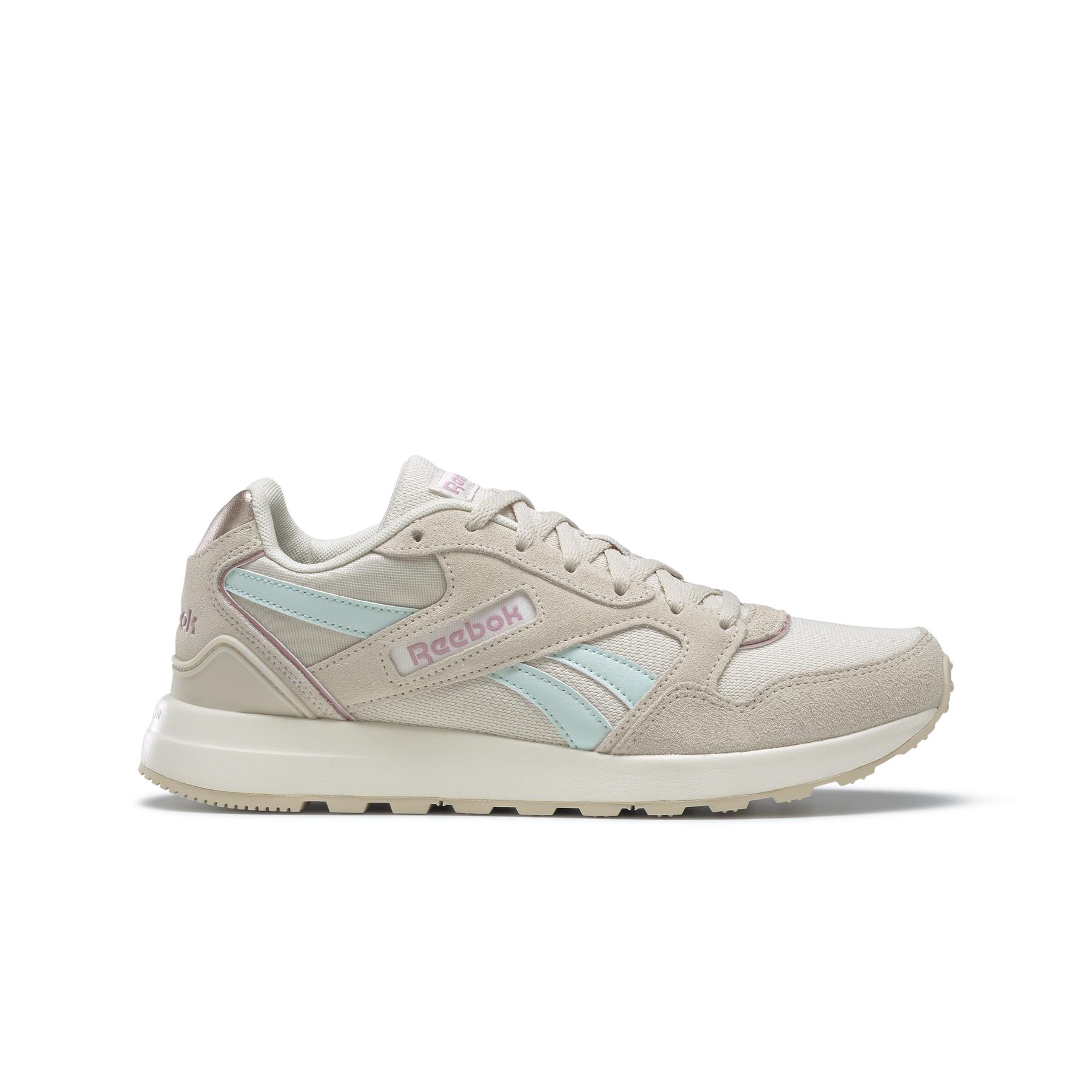 product/r/e/reebok_gz6059_1_footwear_photography_side_lateral_center_view_white_000.jpg