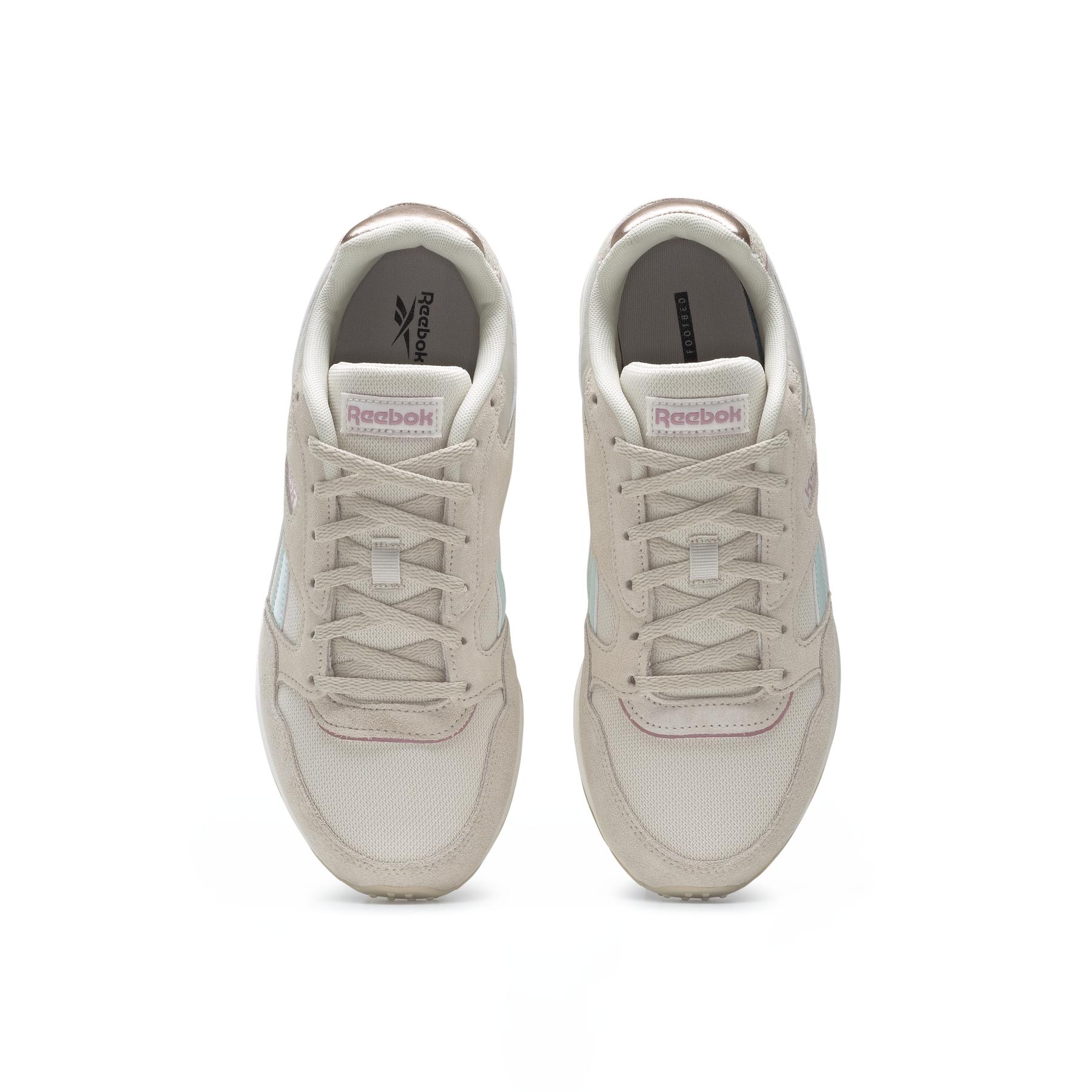 product/r/e/reebok_gz6059_2_footwear_photography_top_portrait_view_white_000.jpg